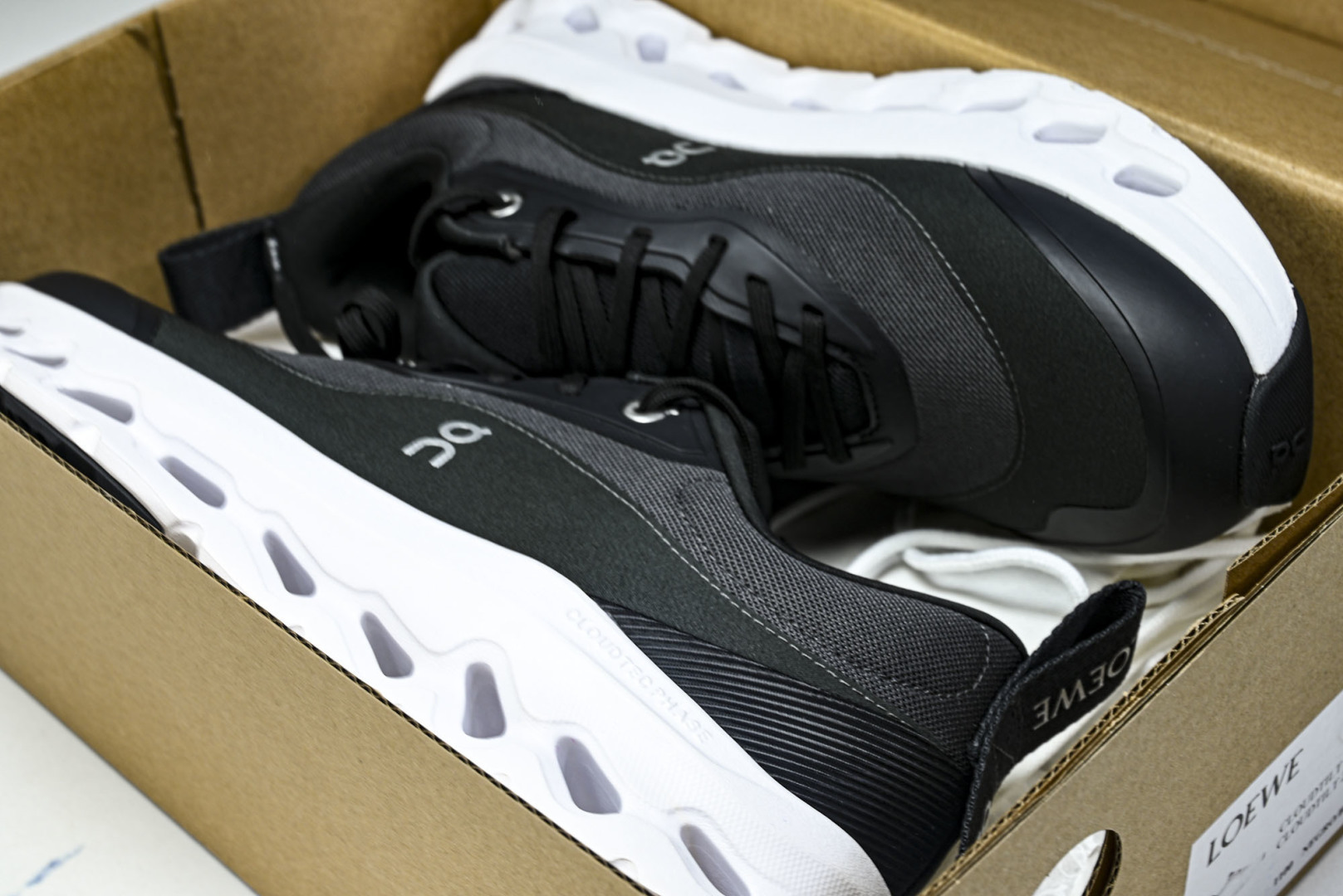 ON昂跑 尺码:36-46纯原出品-LOEWE x ON Cloudtilt 2.0 Running罗意