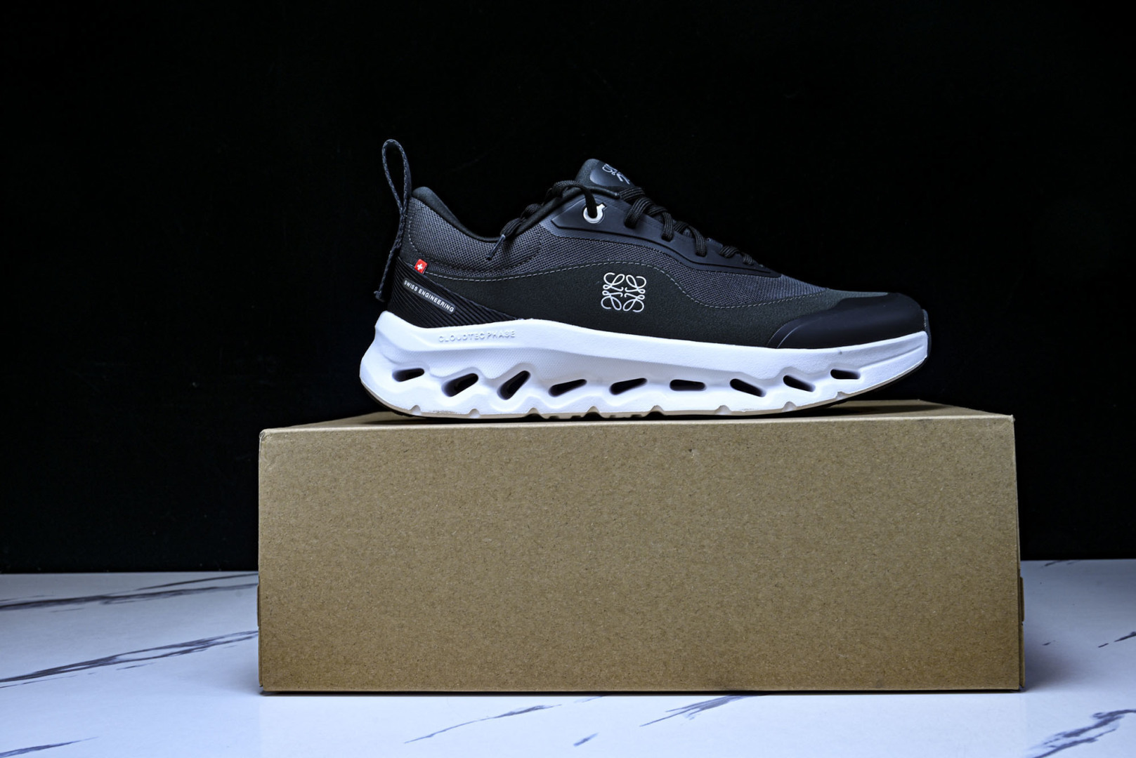 ON昂跑 尺码:36-46纯原出品-LOEWE x ON Cloudtilt 2.0 Running罗意