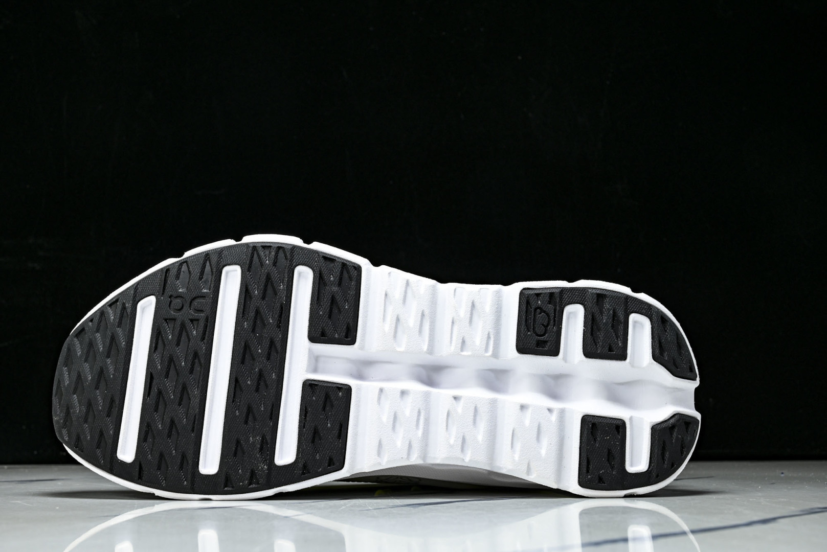 ON昂跑 尺码:36-46纯原出品-LOEWE x ON Cloudtilt 2.0 Running罗意