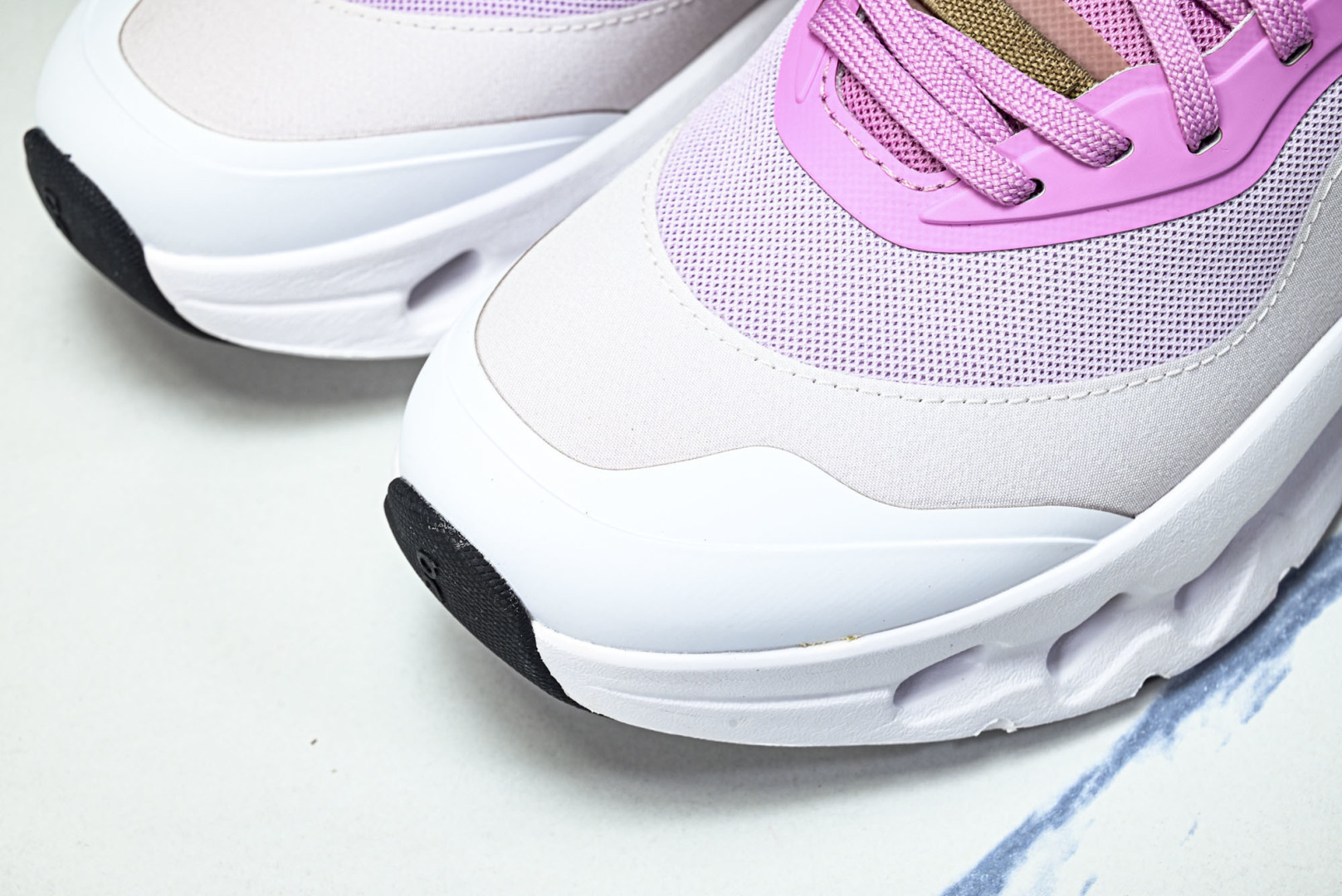 ON昂跑 尺码:36-46纯原出品-LOEWE x ON Cloudtilt 2.0 Running罗意