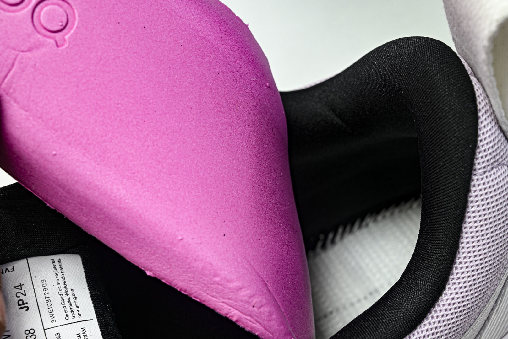 ON昂跑 尺码:36-46纯原出品-LOEWE x ON Cloudtilt 2.0 Running罗意