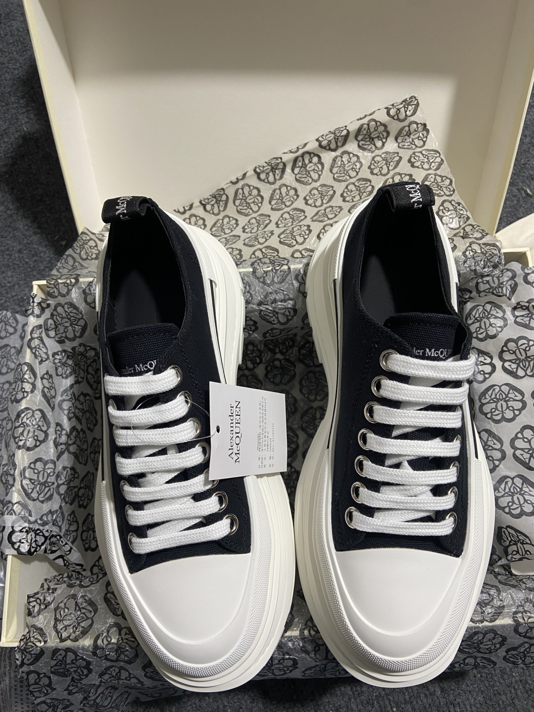 麦昆 尺码:36-45纯原出品-Alexander McQueen 低帮黑白 麦昆松糕帆布鞋 YZ022
