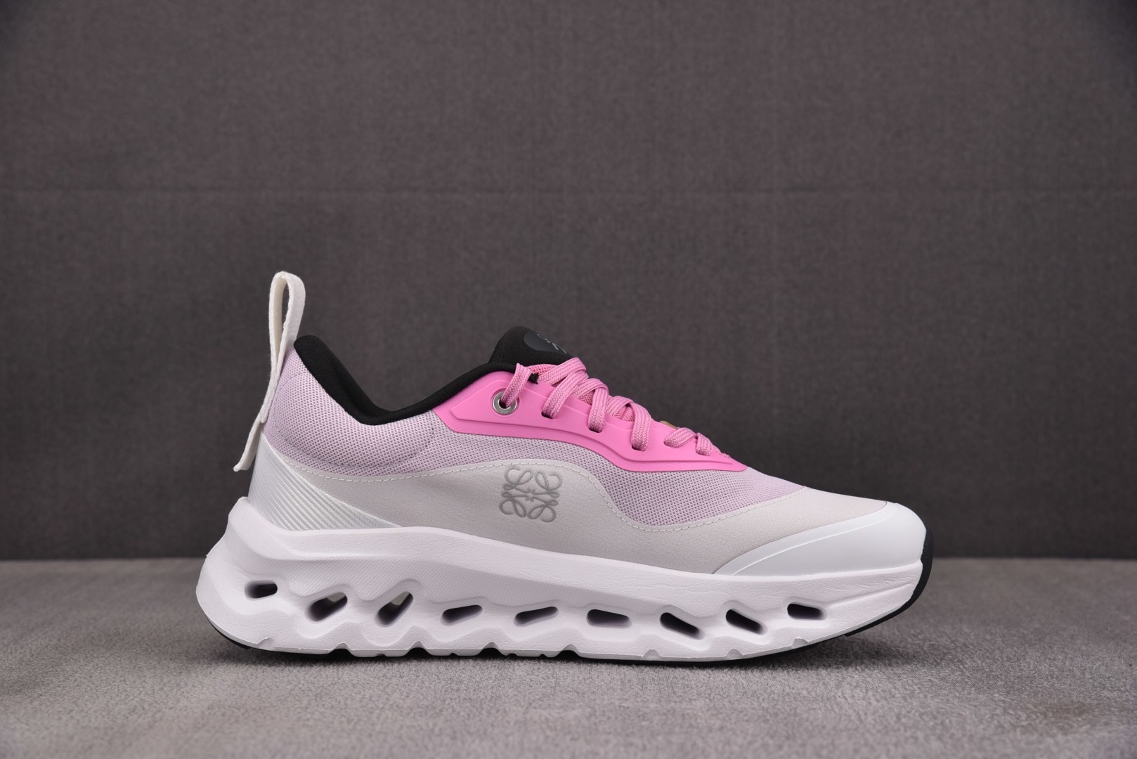 ON昂跑 尺码:36-47纯原出品-On x LOEWE Cloudtilt 2.0 粉 YZ004尺码