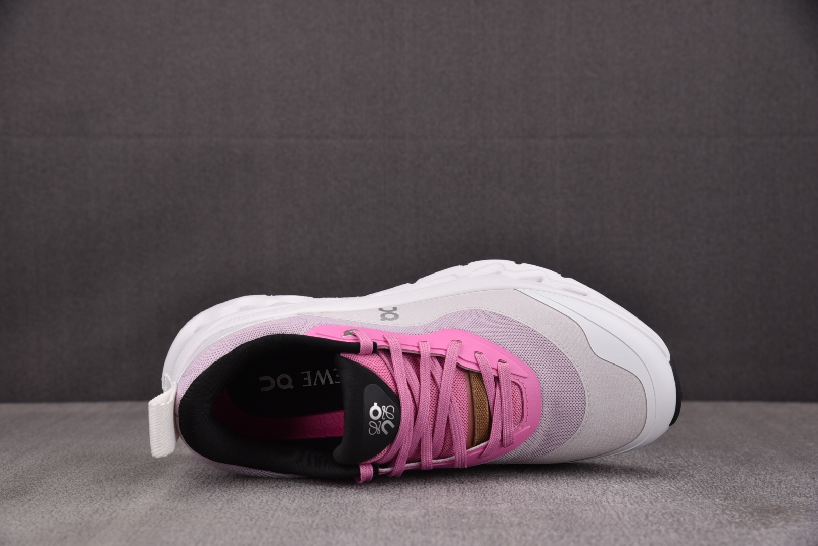 ON昂跑 尺码:36-47纯原出品-On x LOEWE Cloudtilt 2.0 粉 YZ004尺码