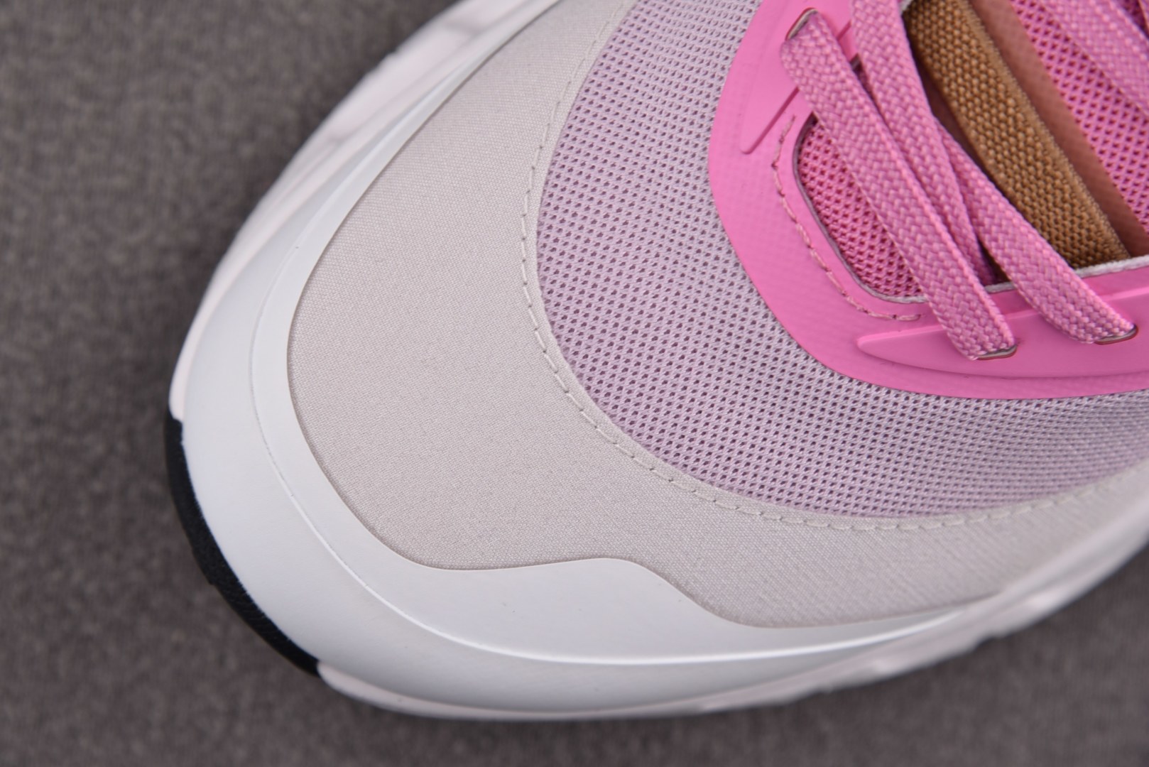 ON昂跑 尺码:36-47纯原出品-On x LOEWE Cloudtilt 2.0 粉 YZ004尺码