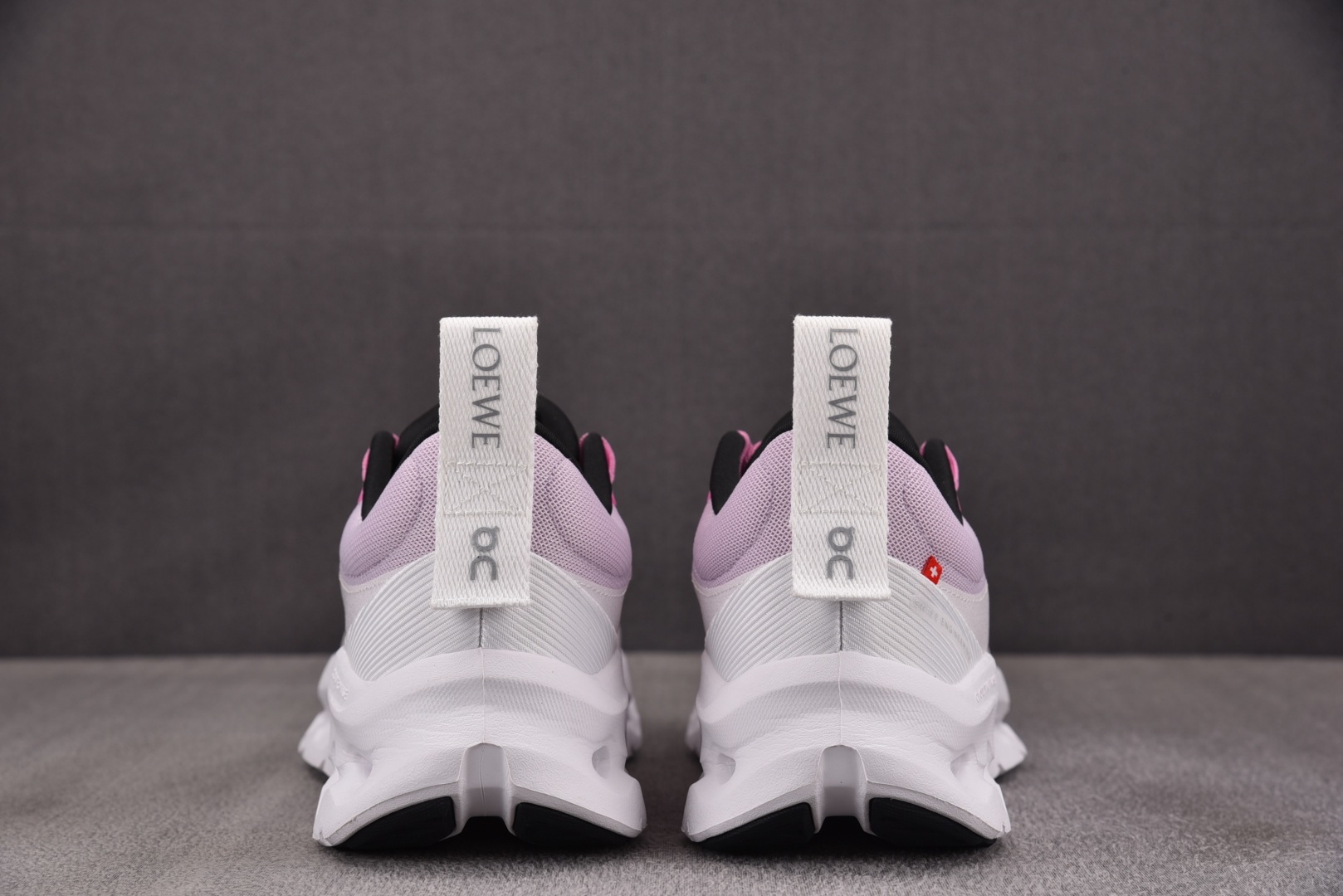 ON昂跑 尺码:36-47纯原出品-On x LOEWE Cloudtilt 2.0 粉 YZ004尺码