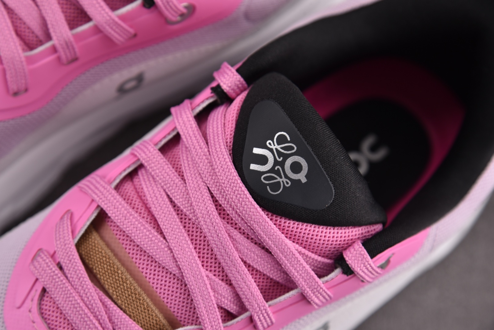 ON昂跑 尺码:36-47纯原出品-On x LOEWE Cloudtilt 2.0 粉 YZ004尺码