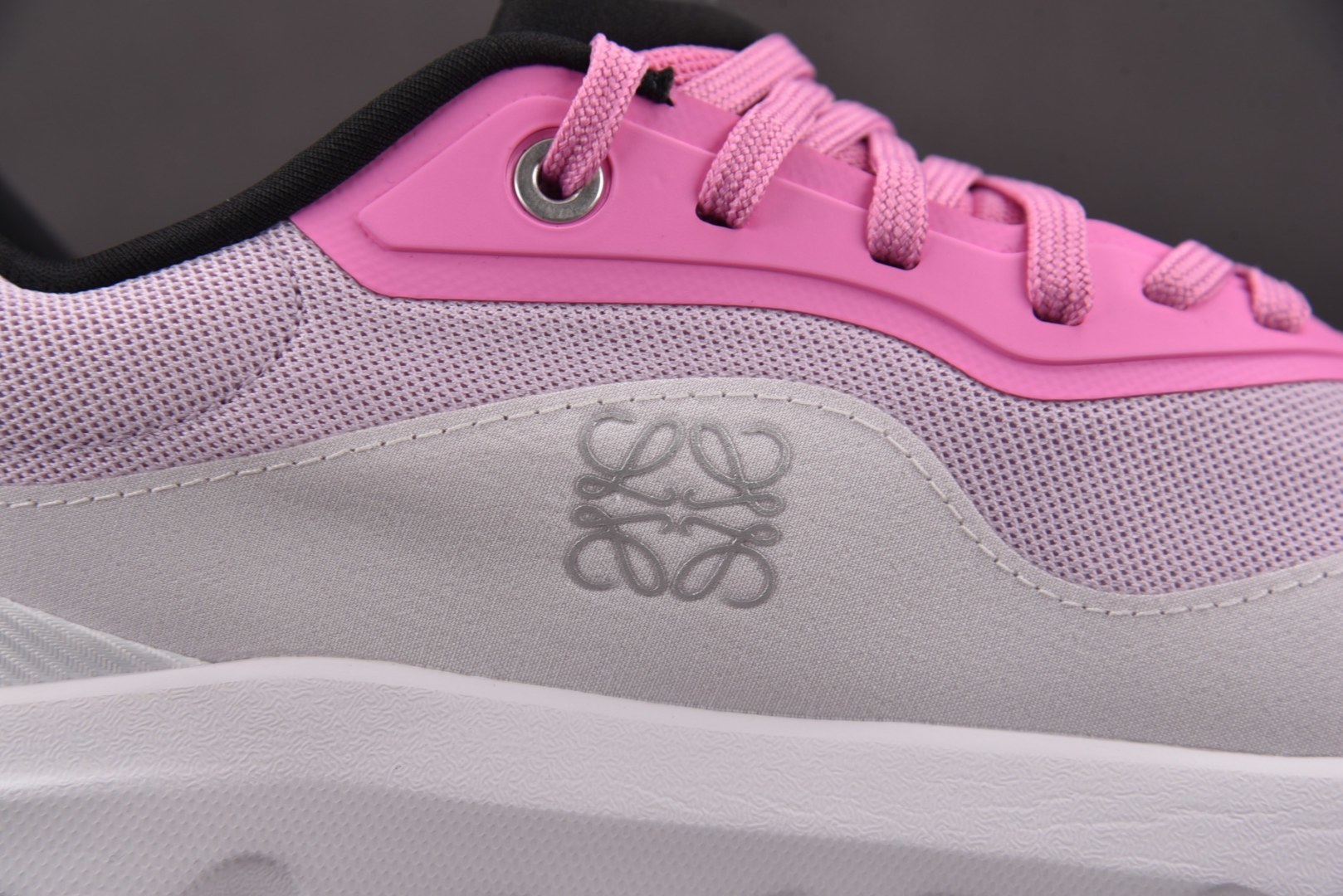 ON昂跑 尺码:36-47纯原出品-On x LOEWE Cloudtilt 2.0 粉 YZ004尺码