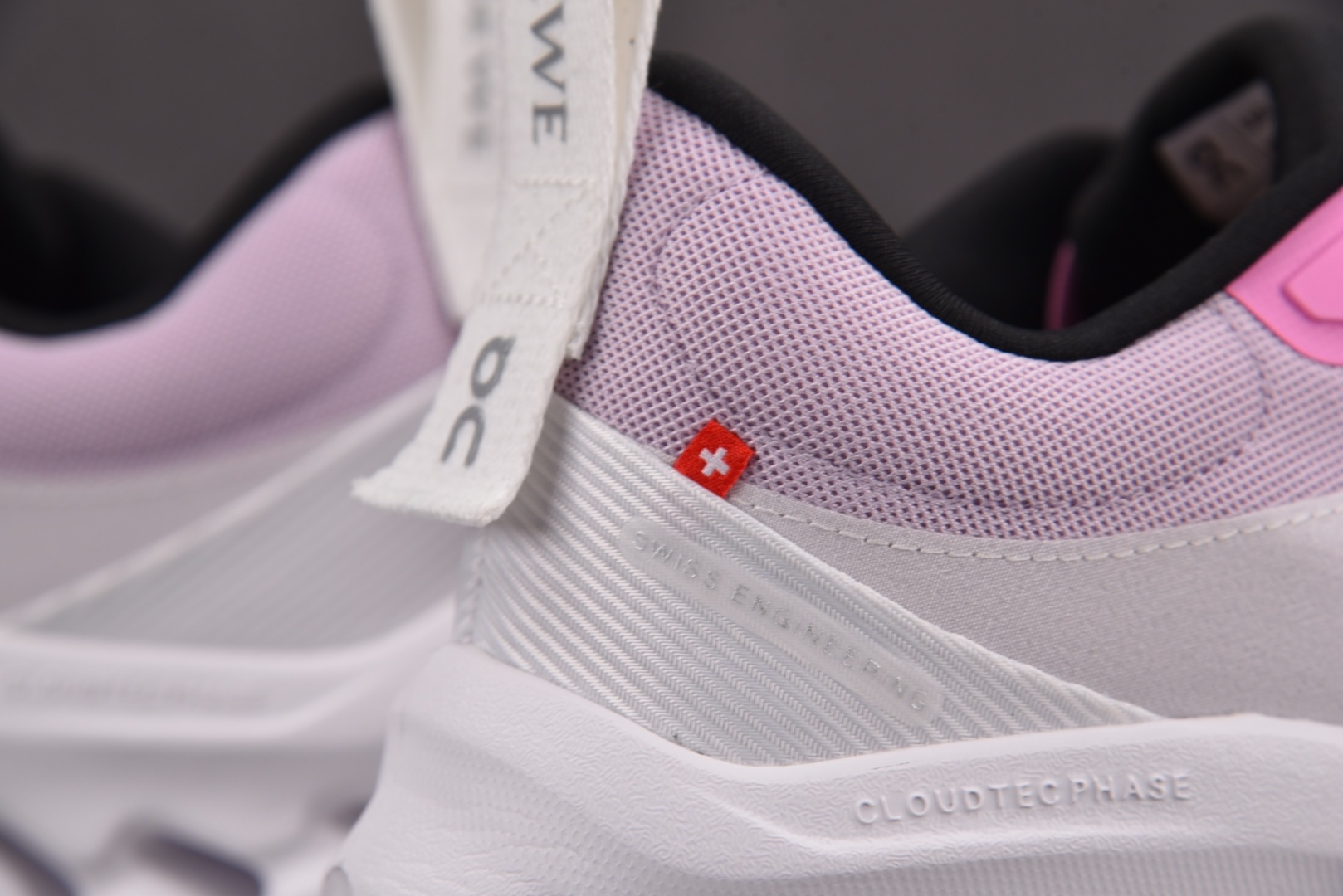 ON昂跑 尺码:36-47纯原出品-On x LOEWE Cloudtilt 2.0 粉 YZ004尺码