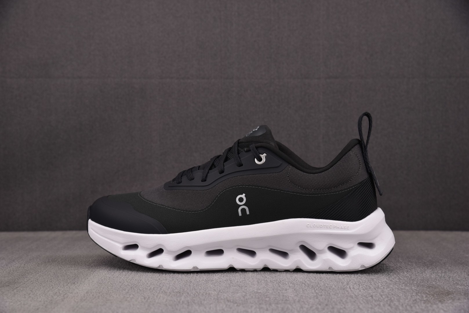 ON昂跑 尺码:36-47纯原出品-On x LOEWE Cloudtilt 2.0 黑白 YZ004尺