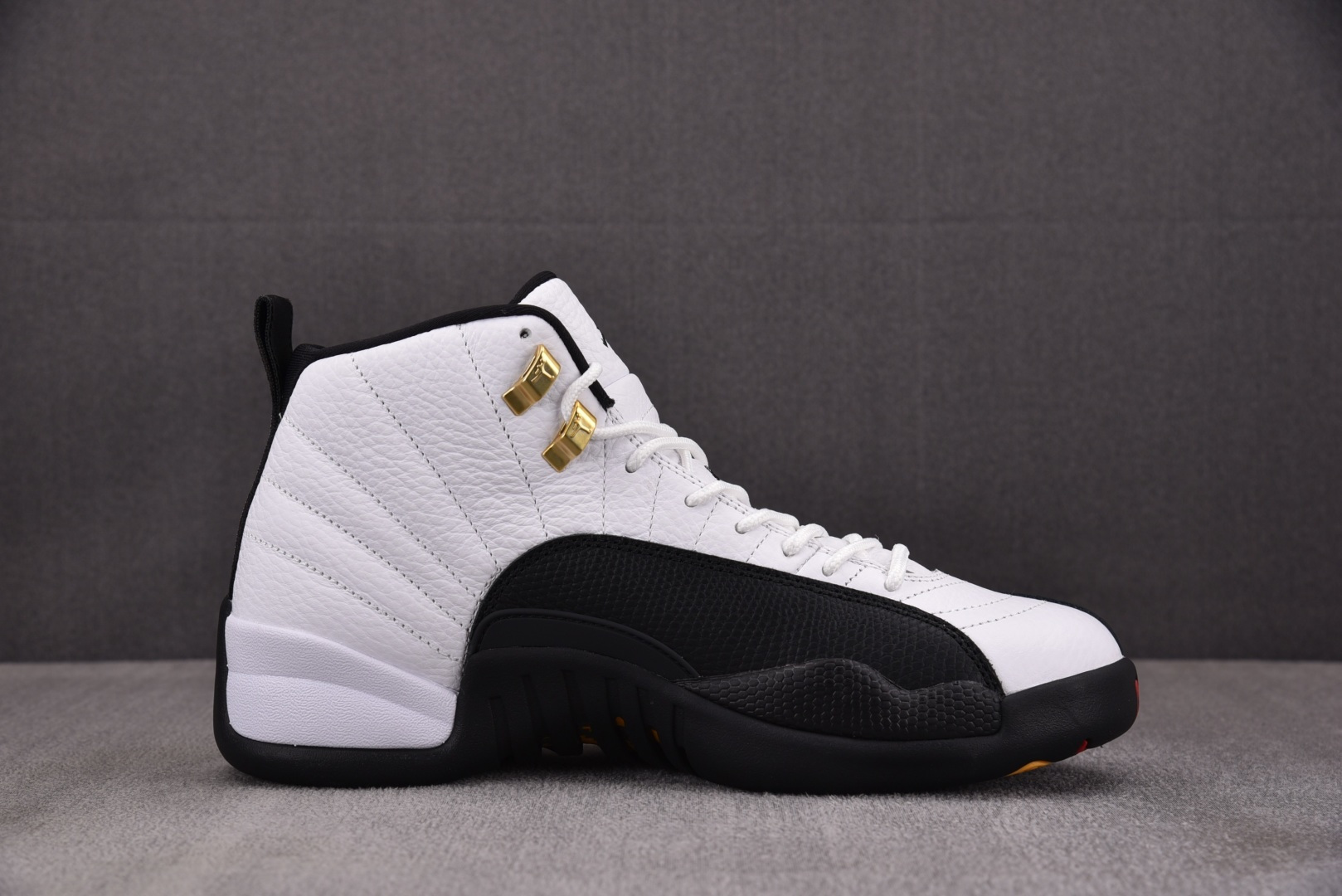 AJ12 尺码:40-47.5纯原出品-Air Jordan 12 Retro Taxi 黑白金扣 CT