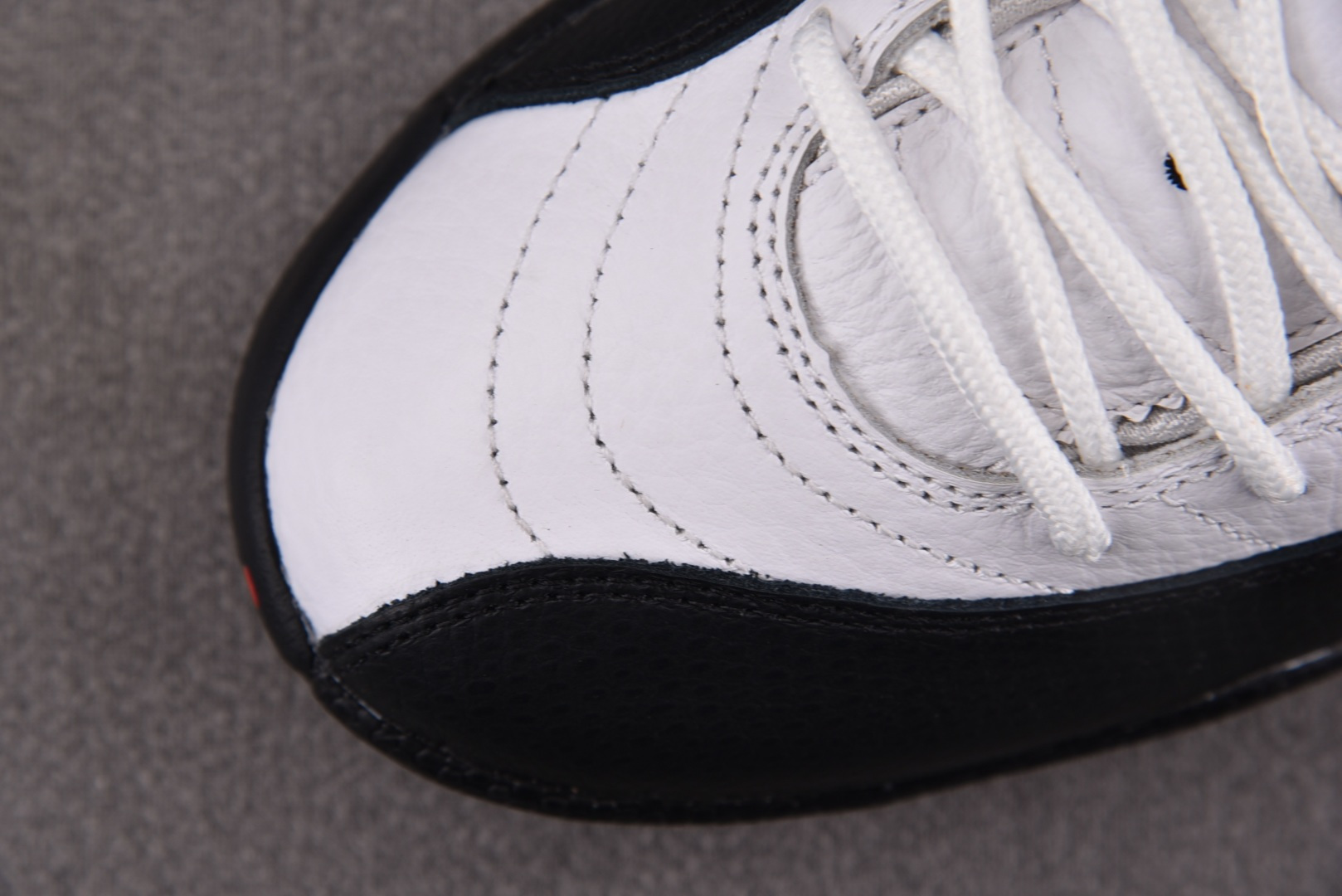 AJ12 尺码:40-47.5纯原出品-Air Jordan 12 Retro Taxi 黑白金扣 CT