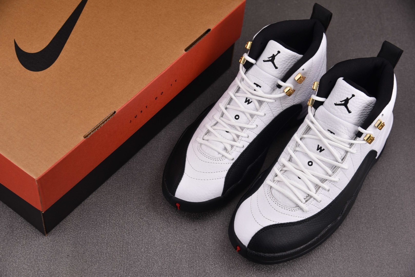 AJ12 尺码:40-47.5纯原出品-Air Jordan 12 Retro Taxi 黑白金扣 CT
