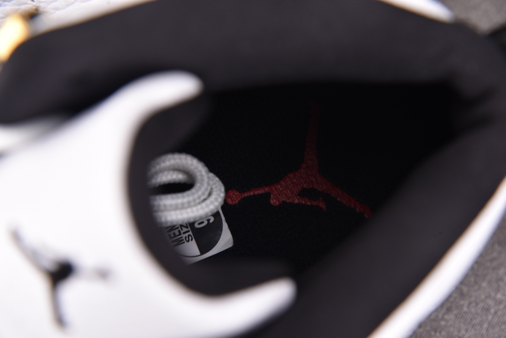 AJ12 尺码:40-47.5纯原出品-Air Jordan 12 Retro Taxi 黑白金扣 CT