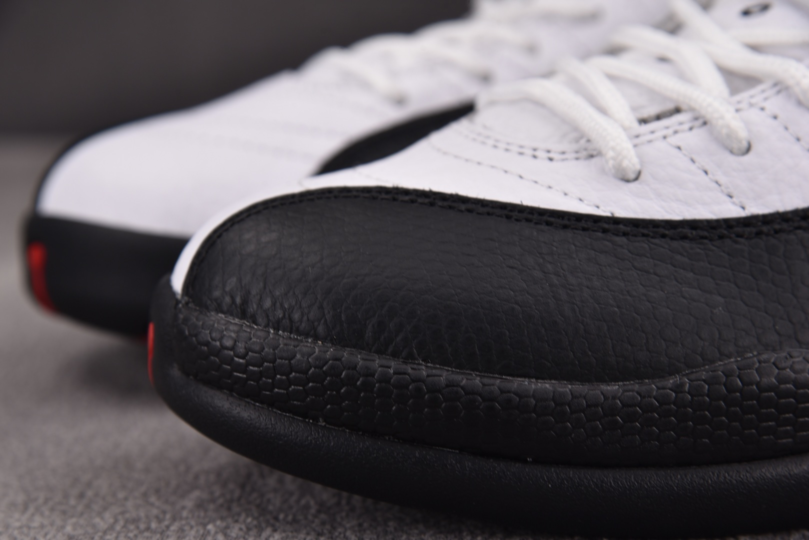 AJ12 尺码:40-47.5纯原出品-Air Jordan 12 Retro Taxi 黑白金扣 CT