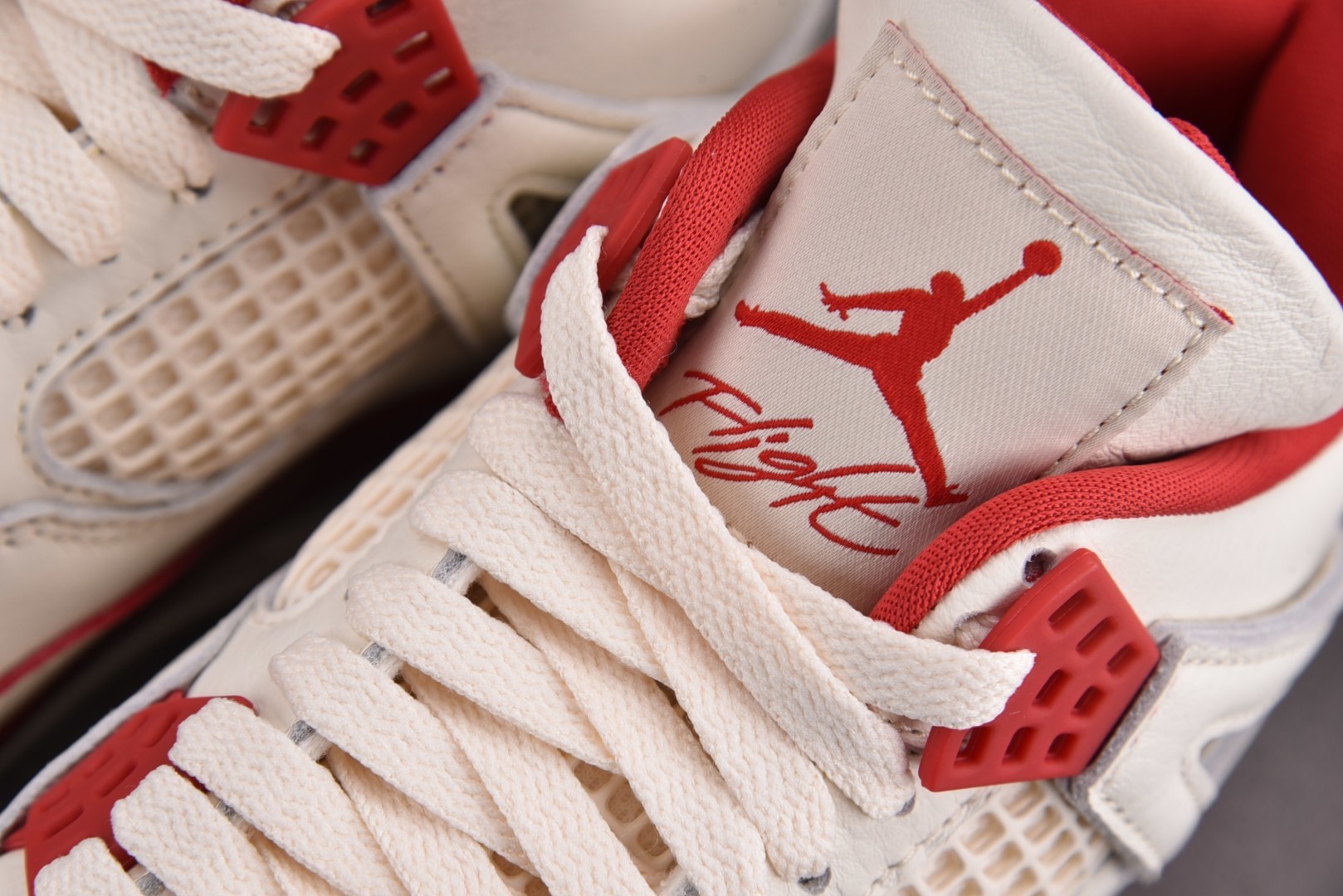 AJ4 尺码:40-47.5纯原出品-WMNS Air Jordan 4 Retro Pale Ivor