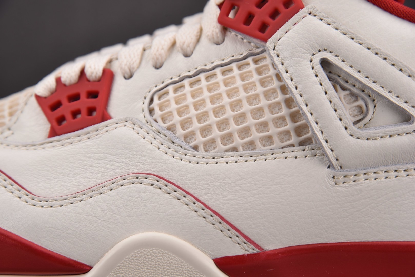 AJ4 尺码:40-47.5纯原出品-WMNS Air Jordan 4 Retro Pale Ivor