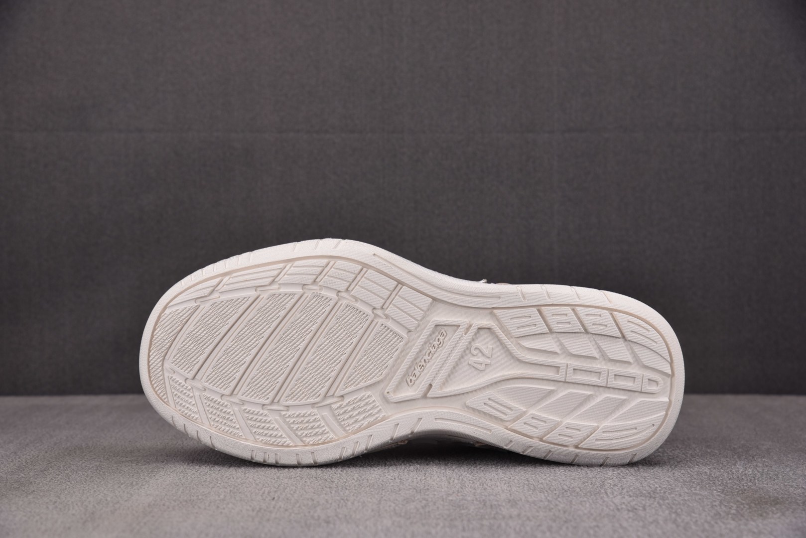 巴黎 尺码:35-46纯原版出品-Balenciaga Hamptons Worn-Out 灰红 YZ0