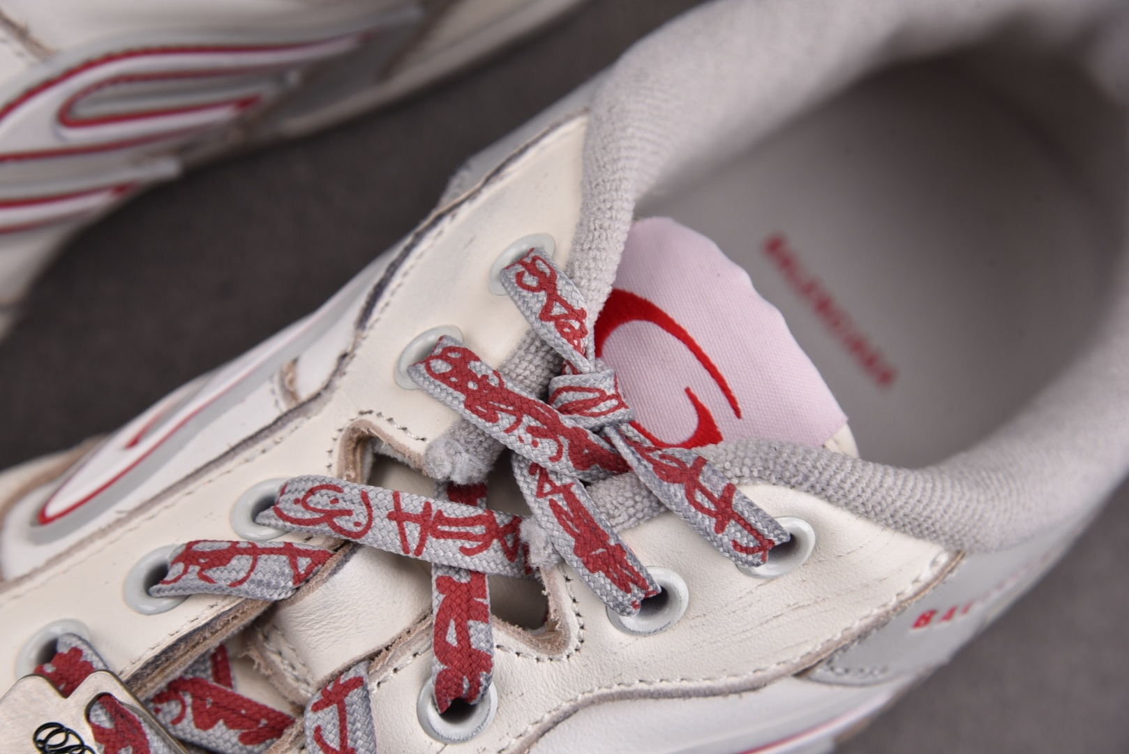 巴黎 尺码:35-46纯原版出品-Balenciaga Hamptons Worn-Out 灰红 YZ0