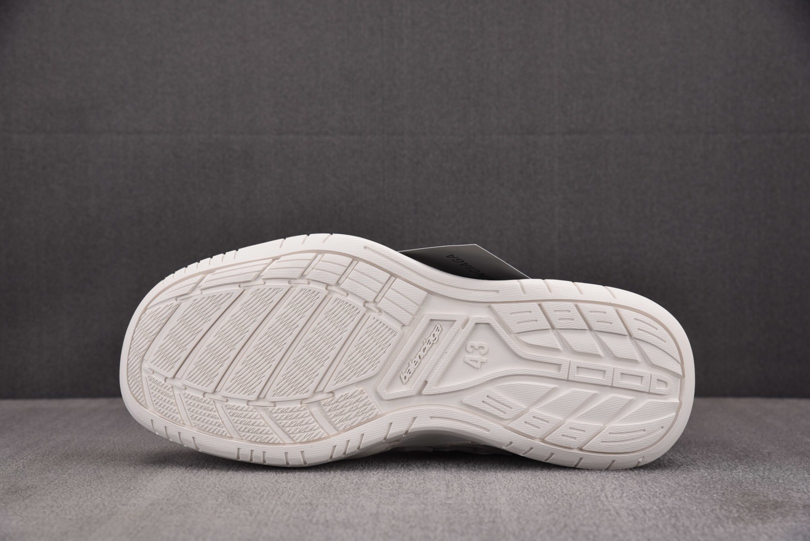 巴黎 尺码:35-46纯原版出品-Balenciaga Hamptons Worn-Out 灰红 YZ0