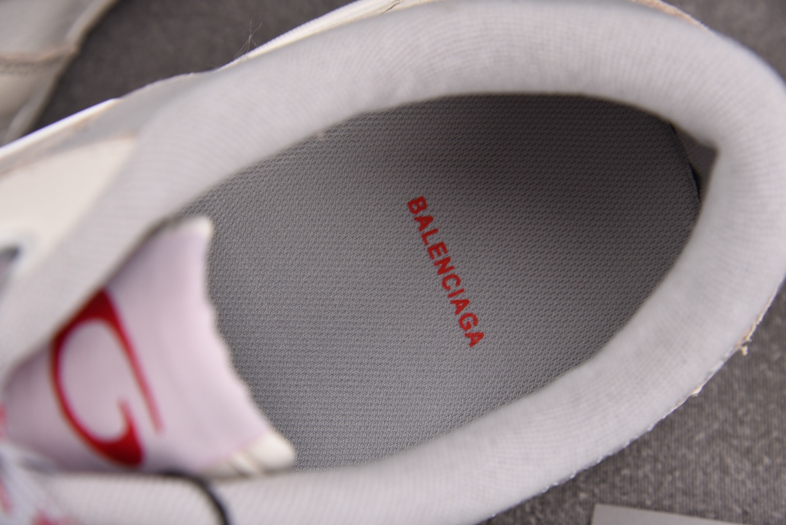 巴黎 尺码:35-46纯原版出品-Balenciaga Hamptons Worn-Out 灰红 YZ0