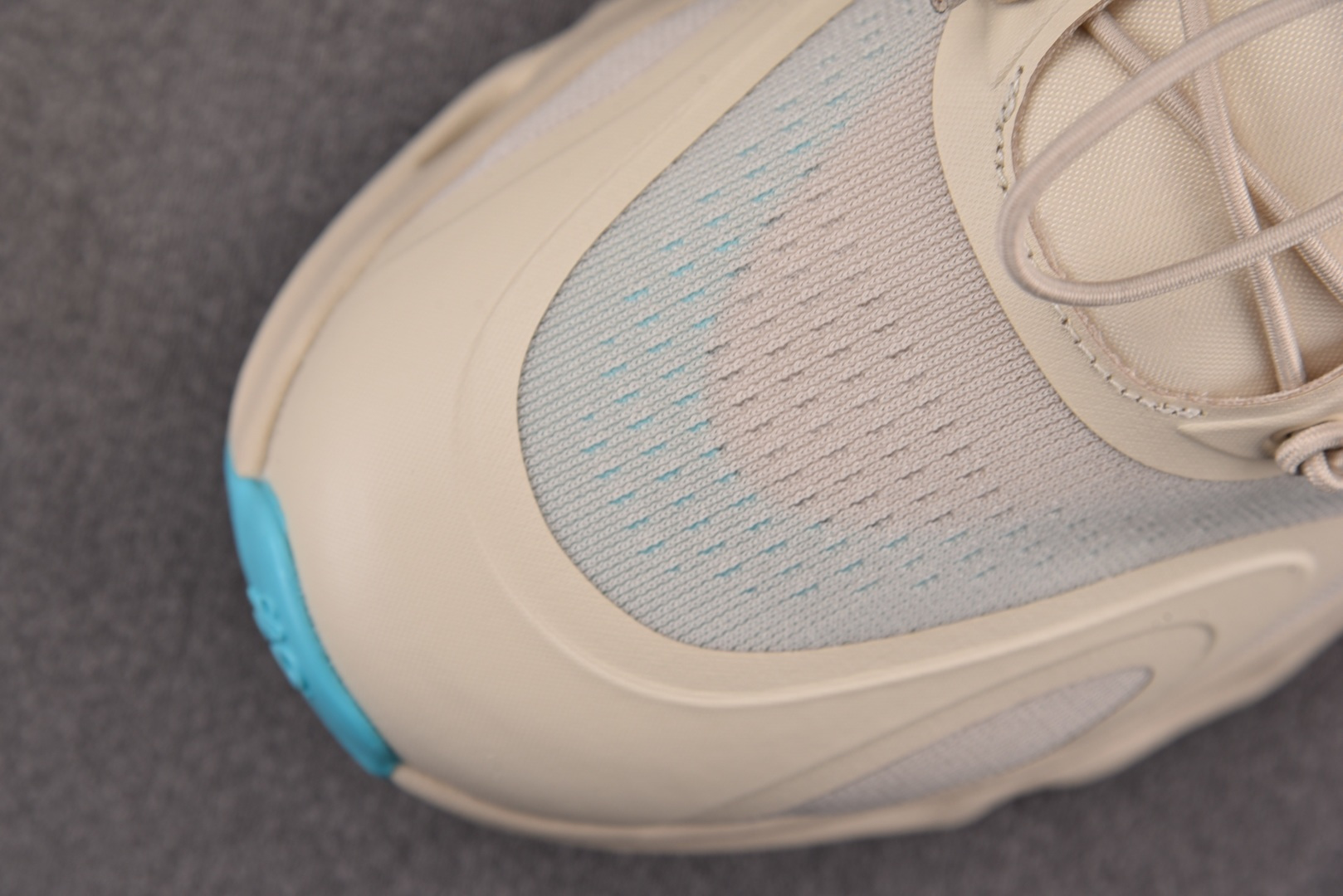 昂跑 尺码:36-45纯原出品-LOEWE x On Cloudtilt 昂跑 米蓝 YZ039尺码：3