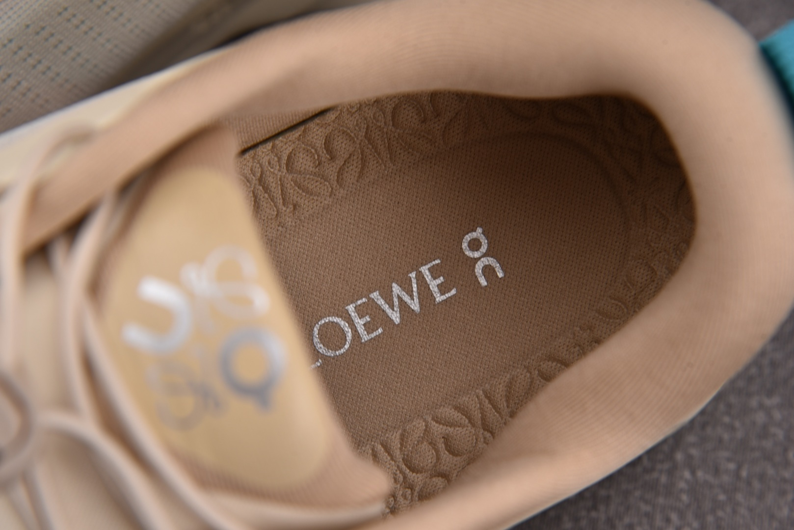 昂跑 尺码:36-45纯原出品-LOEWE x On Cloudtilt 昂跑 米蓝 YZ039尺码：3