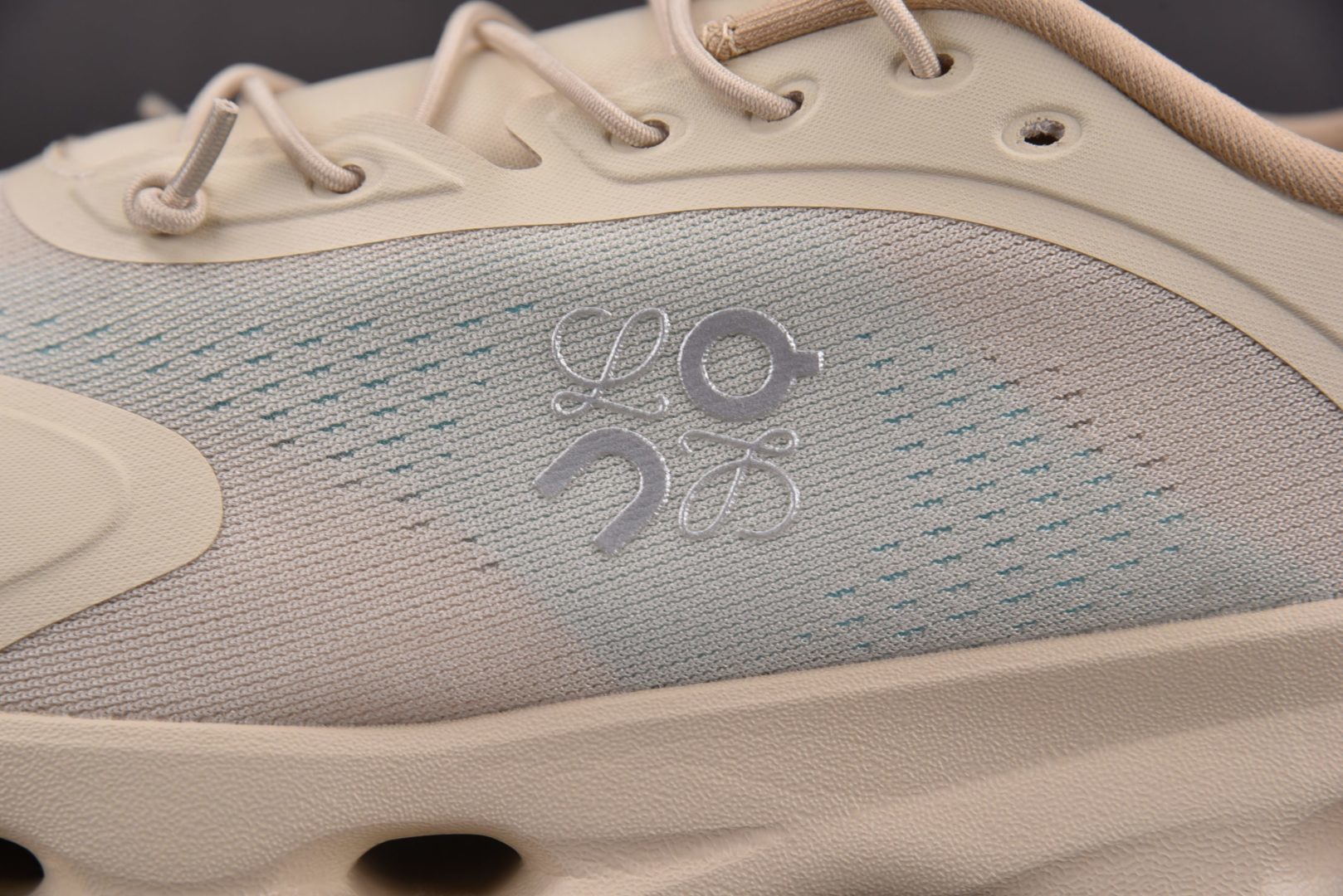 昂跑 尺码:36-45纯原出品-LOEWE x On Cloudtilt 昂跑 米蓝 YZ039尺码：3