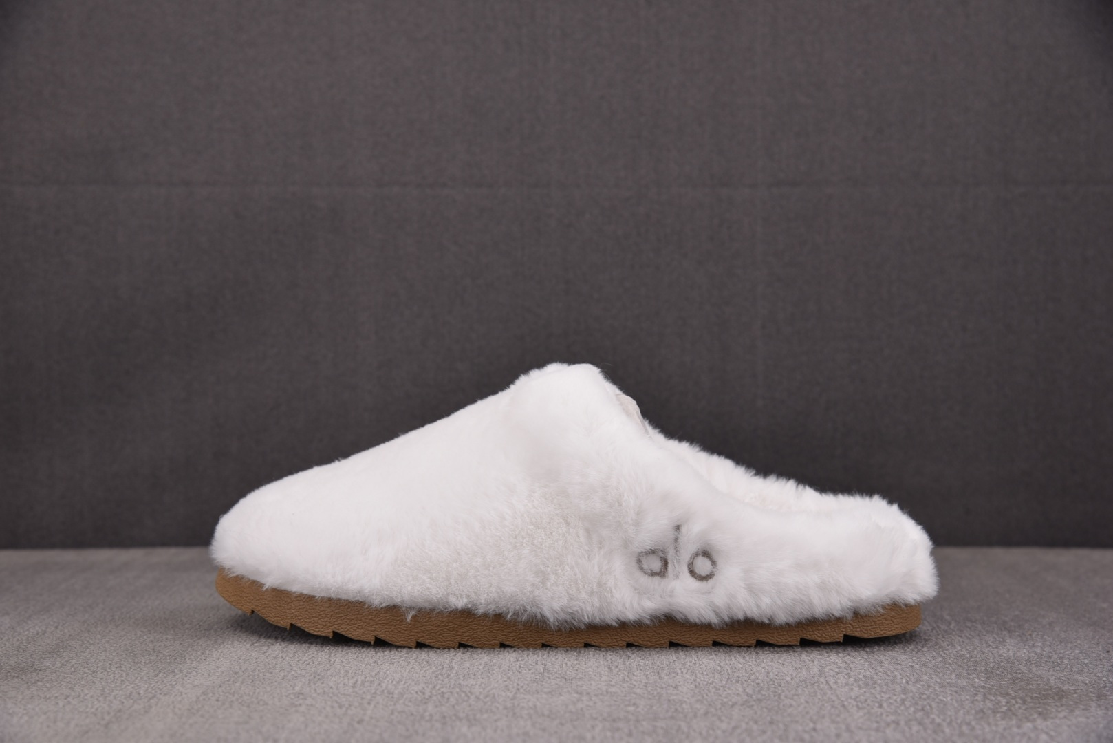 拖鞋 尺码36-45纯原版出品-Alo Yoga Recovery Mode 象牙白 YZ0039尺码：