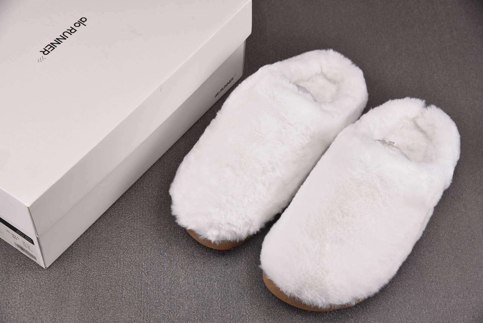 拖鞋 尺码36-45纯原版出品-Alo Yoga Recovery Mode 象牙白 YZ0039尺码：