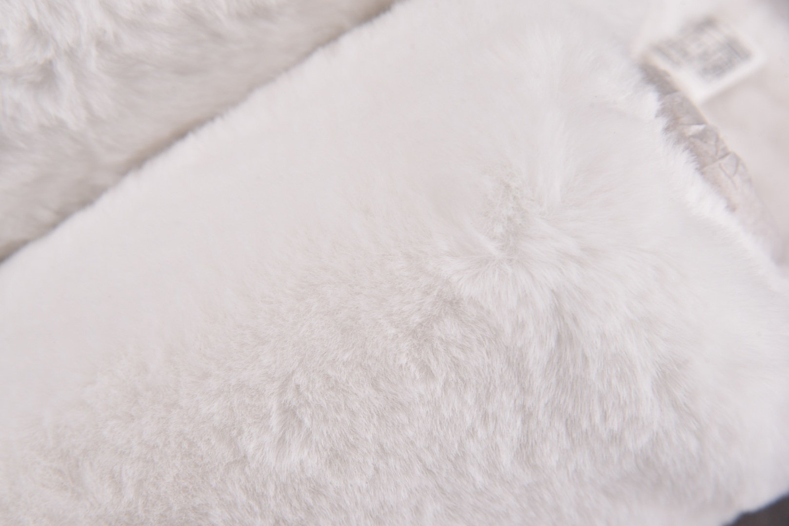 拖鞋 尺码36-45纯原版出品-Alo Yoga Recovery Mode 象牙白 YZ0039尺码：