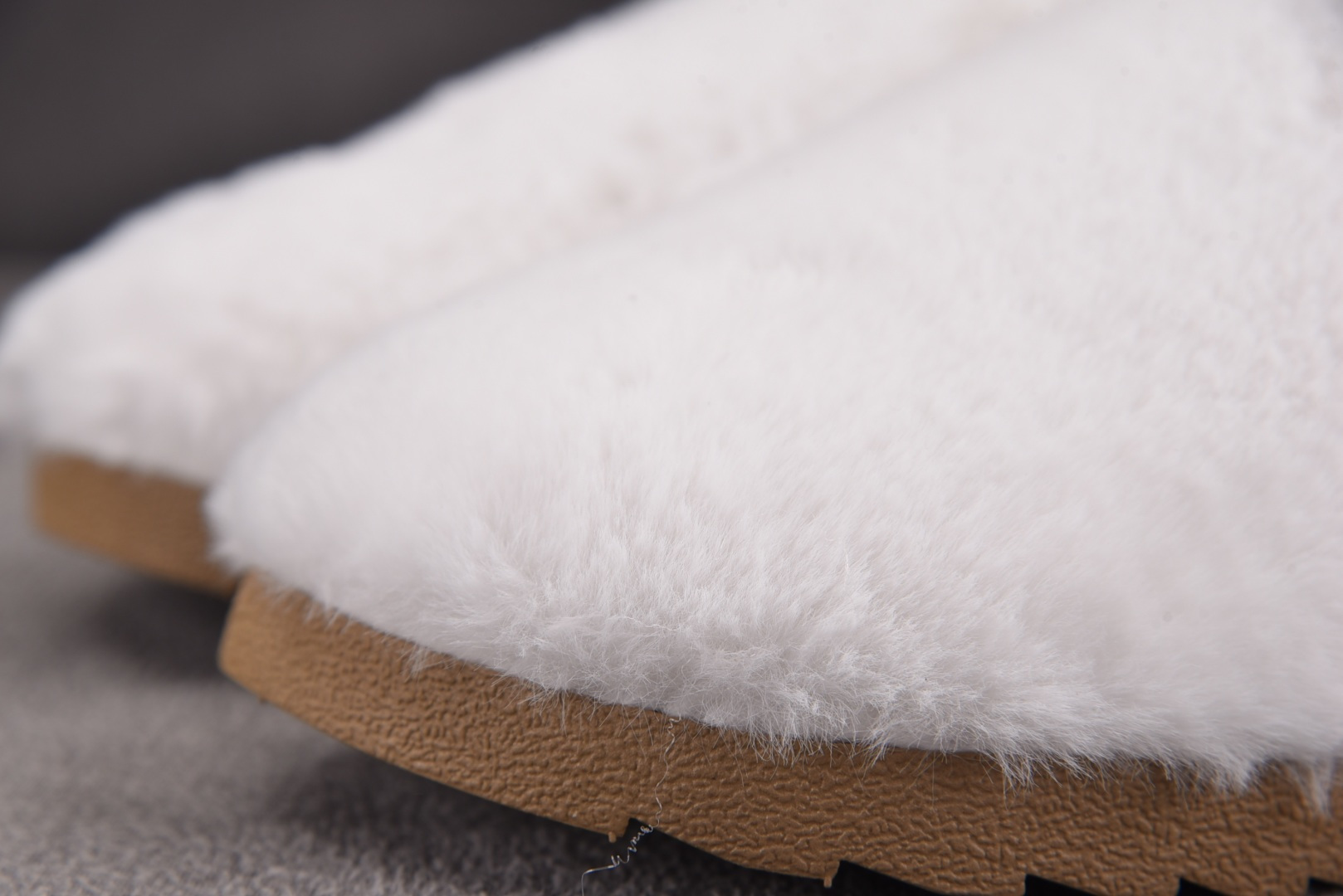 拖鞋 尺码36-45纯原版出品-Alo Yoga Recovery Mode 象牙白 YZ0039尺码：