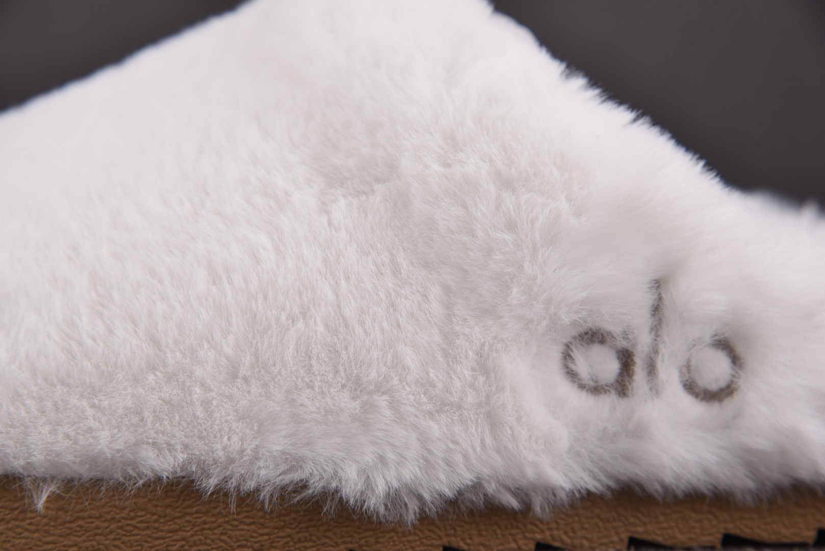 拖鞋 尺码36-45纯原版出品-Alo Yoga Recovery Mode 象牙白 YZ0039尺码：