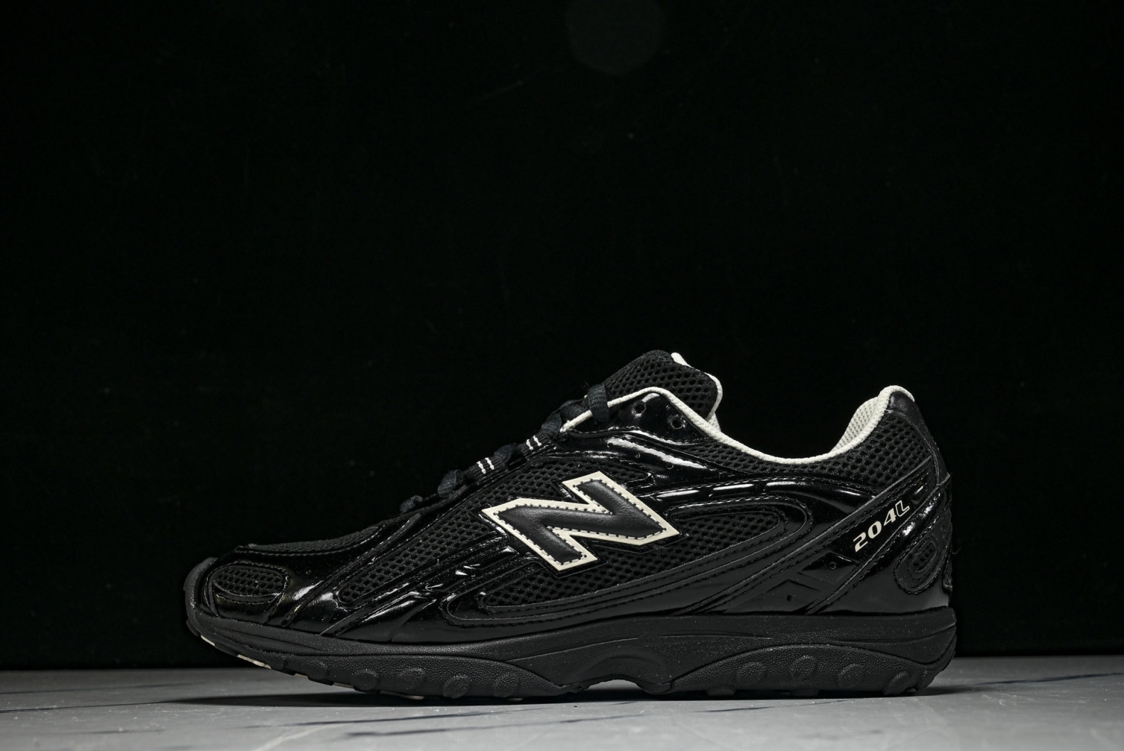 New Balance 204系列复古透气休闲运动慢跑鞋 U204LMRA 尺寸 36 37 37.5 