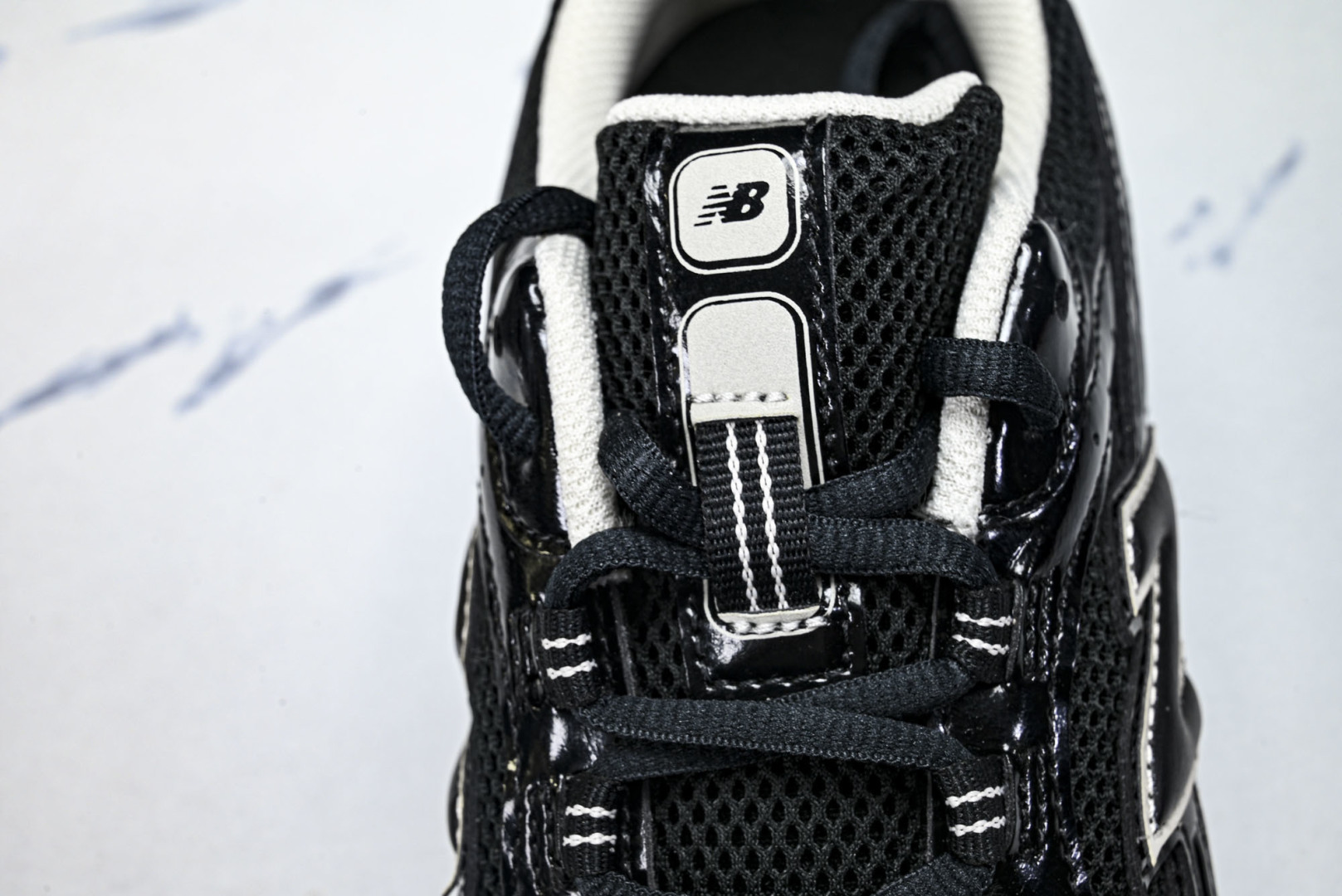 New Balance 204系列复古透气休闲运动慢跑鞋 U204LMRA 尺寸 36 37 37.5 