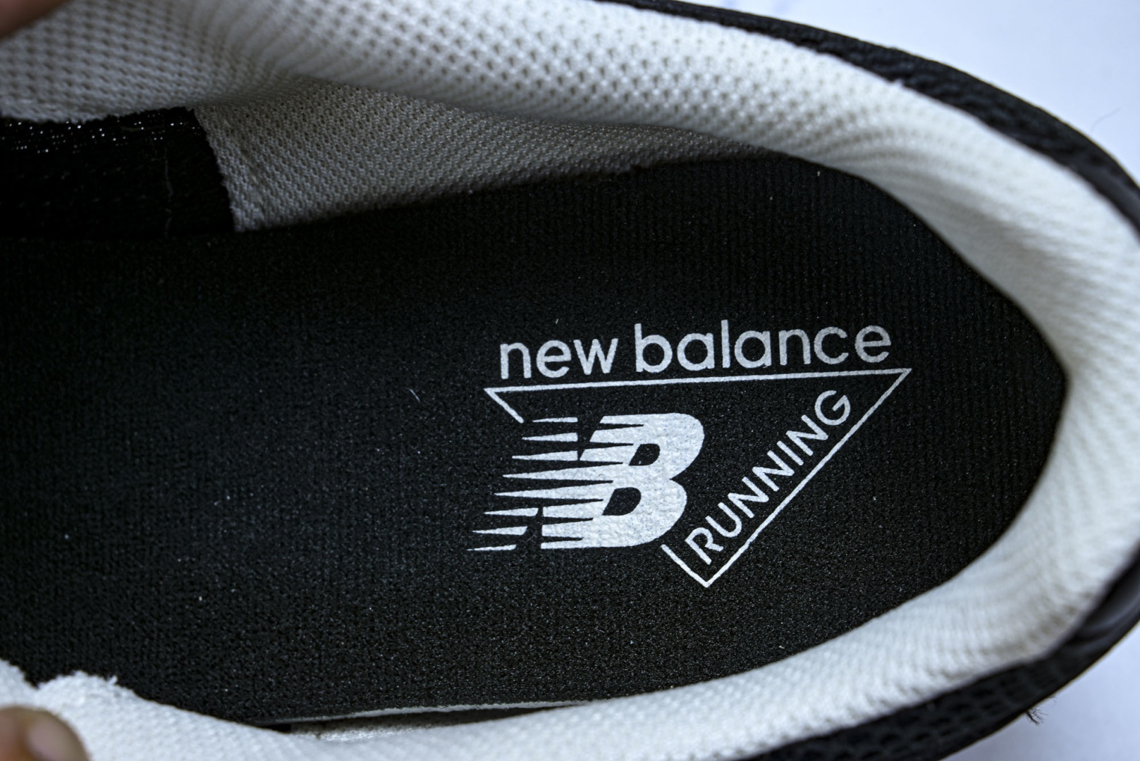 New Balance 204系列复古透气休闲运动慢跑鞋 U204LMRA 尺寸 36 37 37.5 
