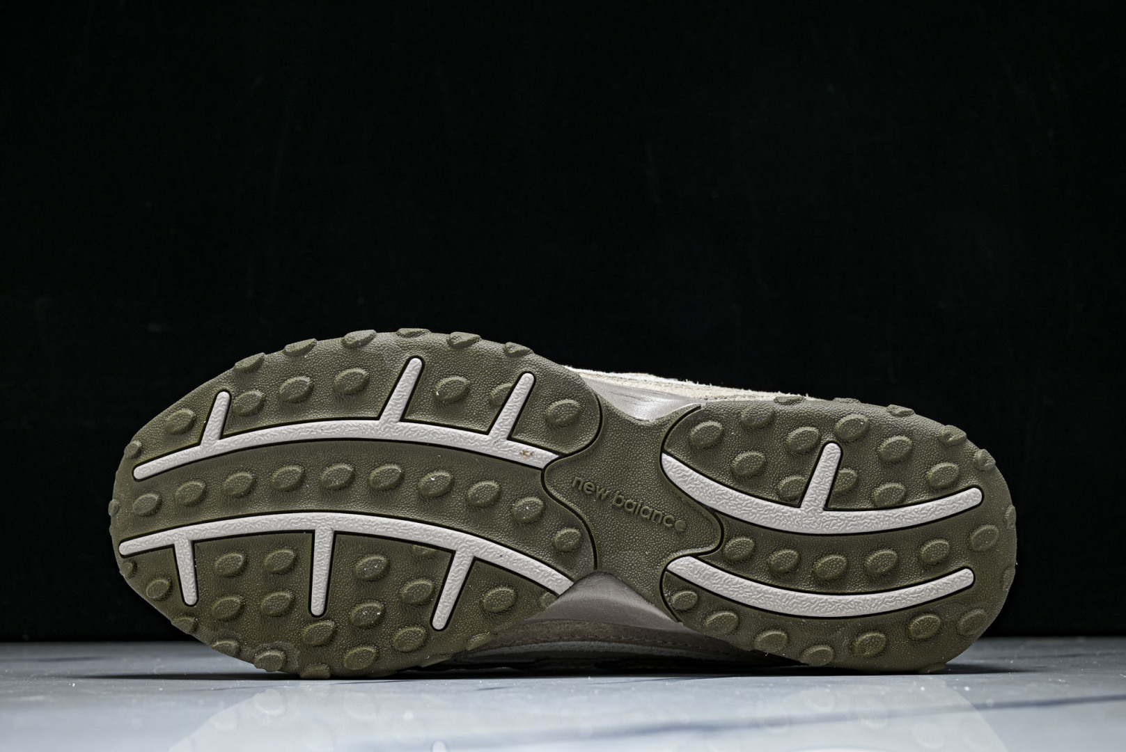 New Balance 204系列复古透气休闲运动慢跑鞋 U204LMMA 尺寸 36 37 37.5 