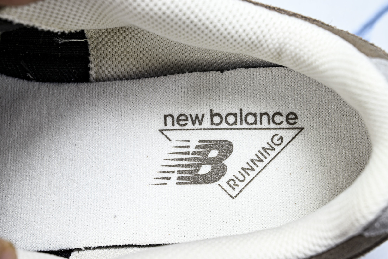 New Balance 204系列复古透气休闲运动慢跑鞋 U204LMMA 尺寸 36 37 37.5 