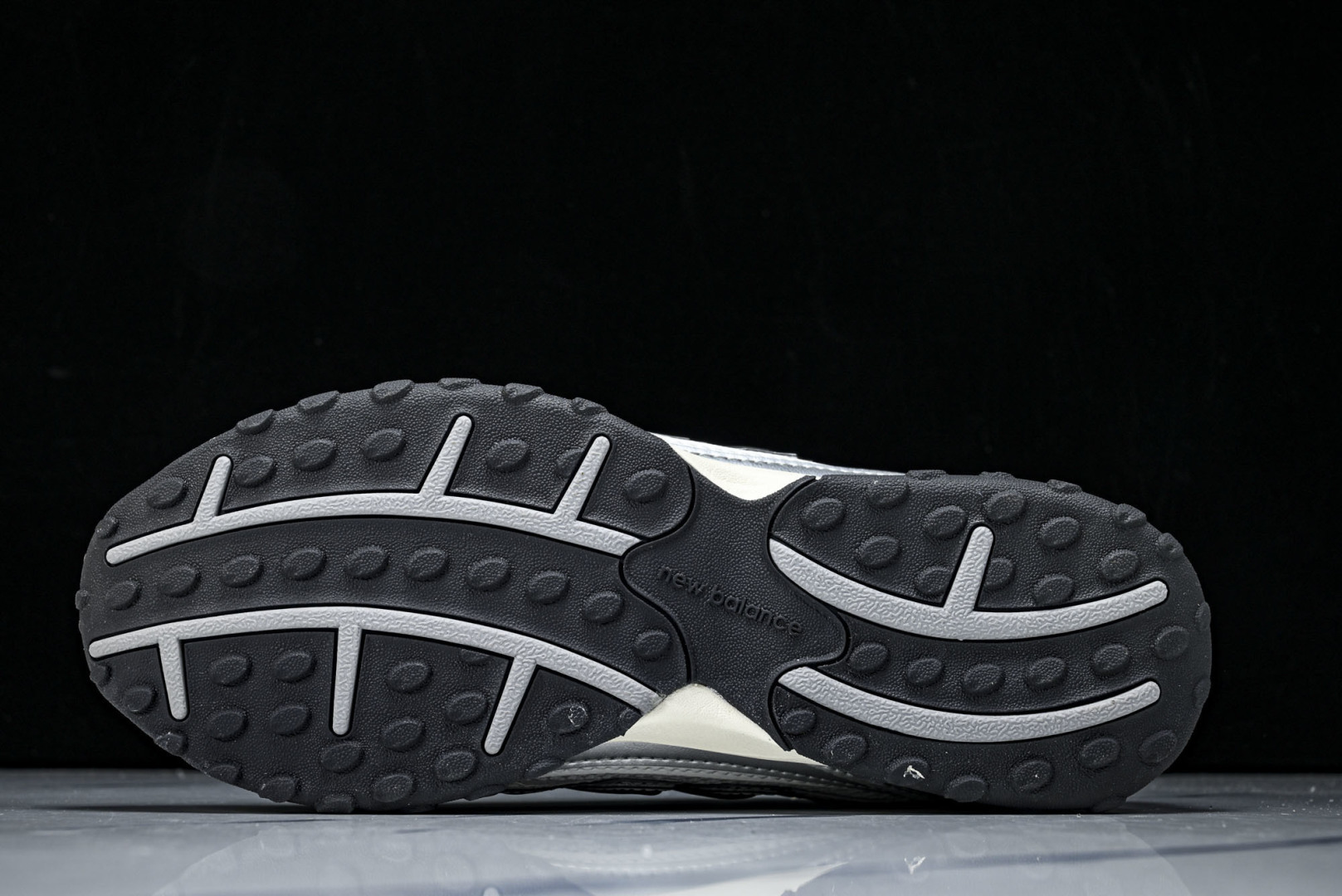 New Balance 204系列复古透气休闲运动慢跑鞋 U204LSW 尺寸 36 37 37.5 3