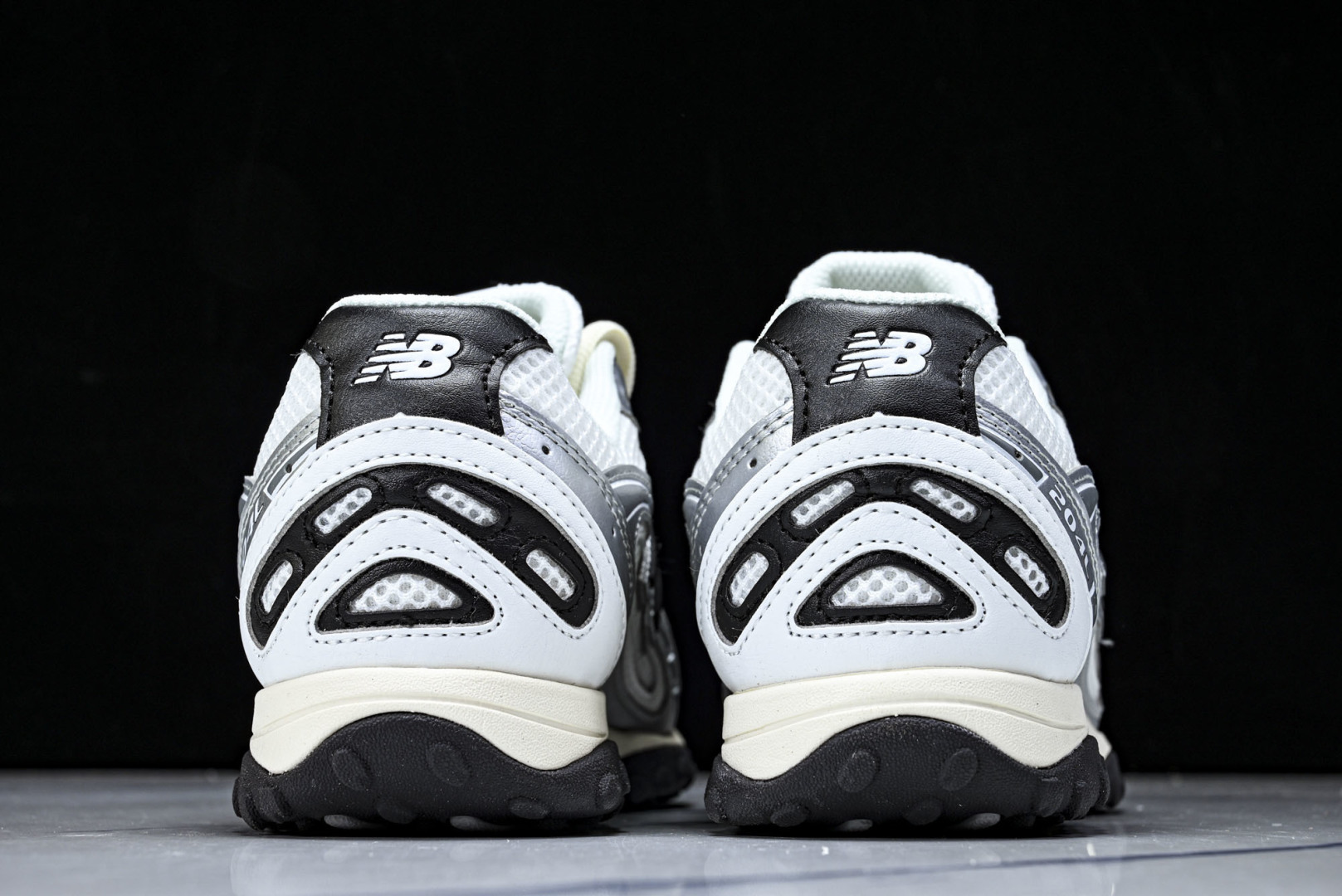 New Balance 204系列复古透气休闲运动慢跑鞋 U204LSW 尺寸 36 37 37.5 3