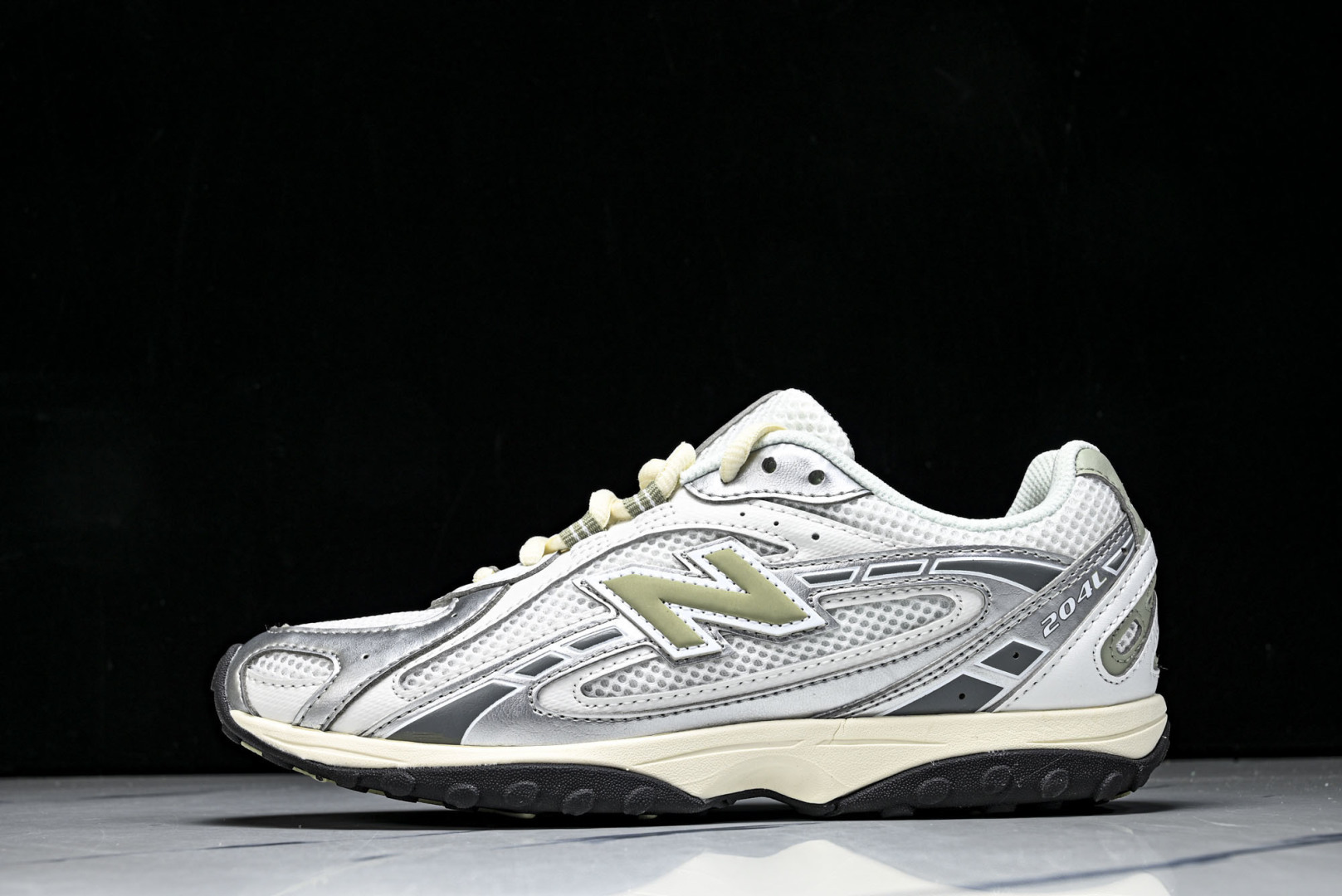 New Balance 204系列复古透气休闲运动慢跑鞋 U204LSWB 尺寸 36 37 37.5 