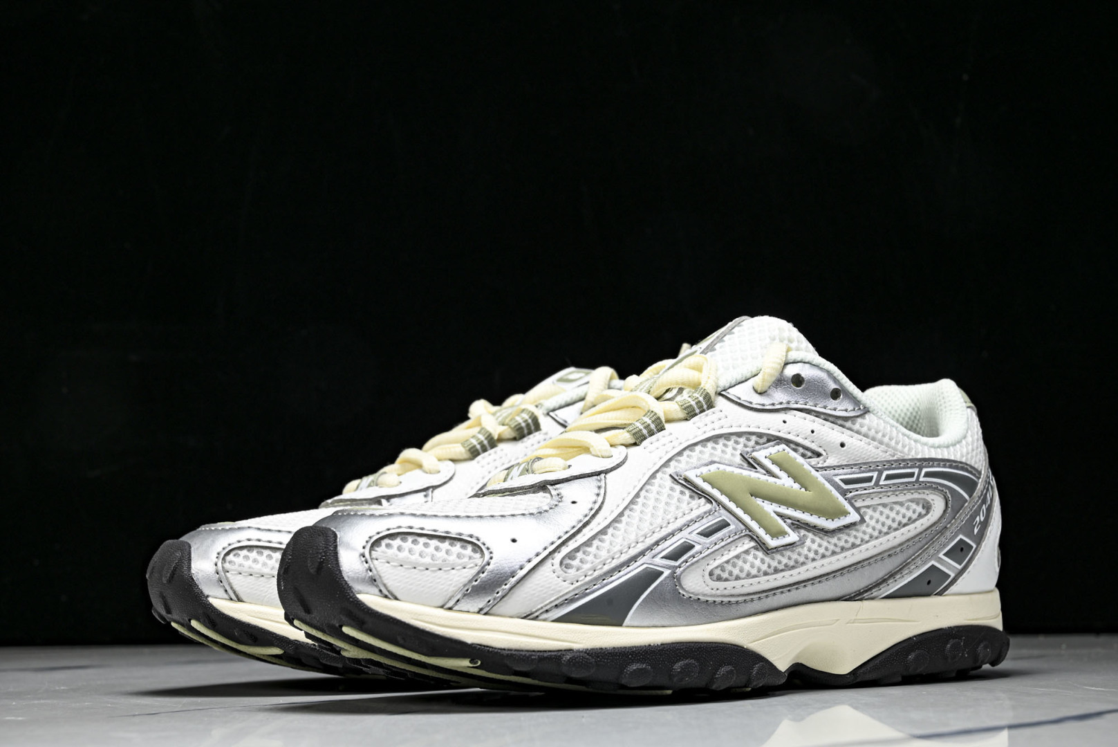 New Balance 204系列复古透气休闲运动慢跑鞋 U204LSWB 尺寸 36 37 37.5 