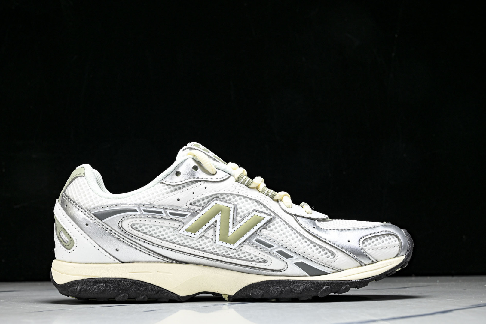 New Balance 204系列复古透气休闲运动慢跑鞋 U204LSWB 尺寸 36 37 37.5 