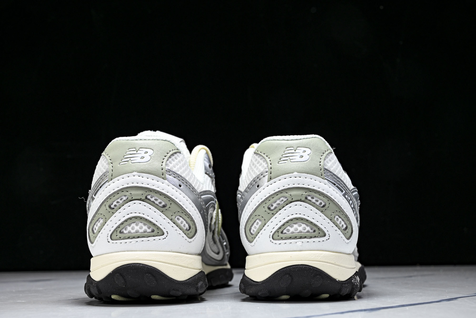 New Balance 204系列复古透气休闲运动慢跑鞋 U204LSWB 尺寸 36 37 37.5 