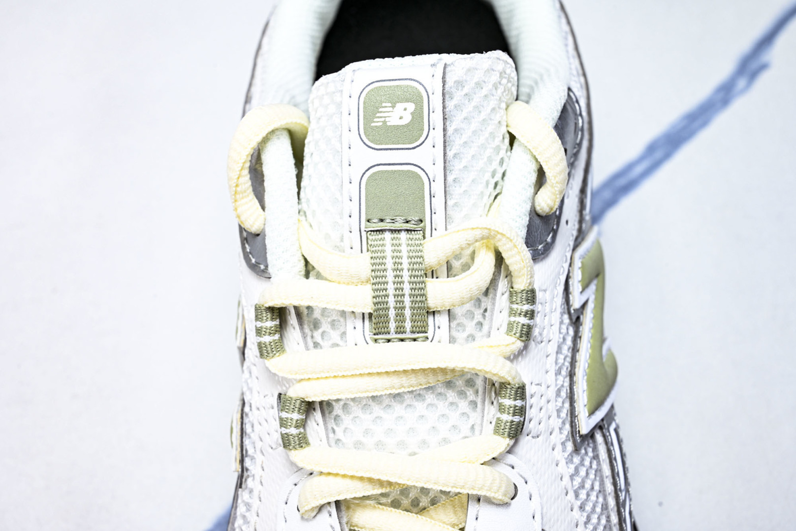 New Balance 204系列复古透气休闲运动慢跑鞋 U204LSWB 尺寸 36 37 37.5 