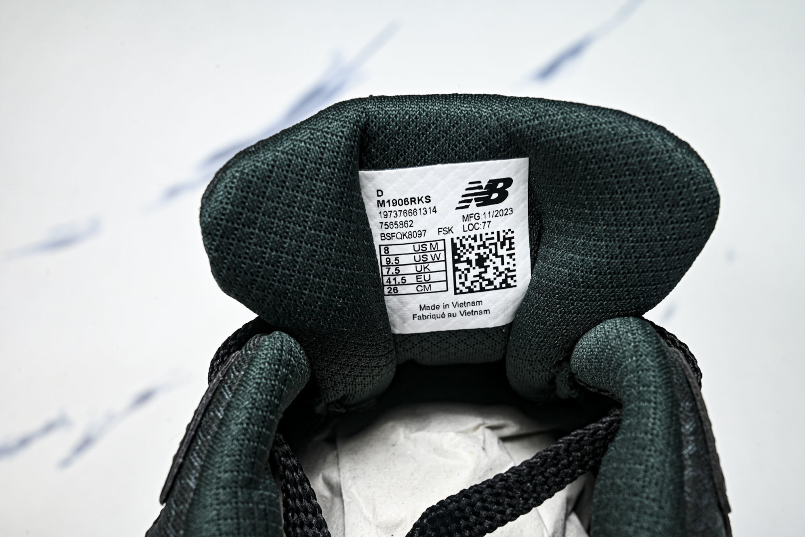 New Balance U1906系列 拼接网面透气跑步鞋运动鞋黑色 M1906RKS 尺码：36 37