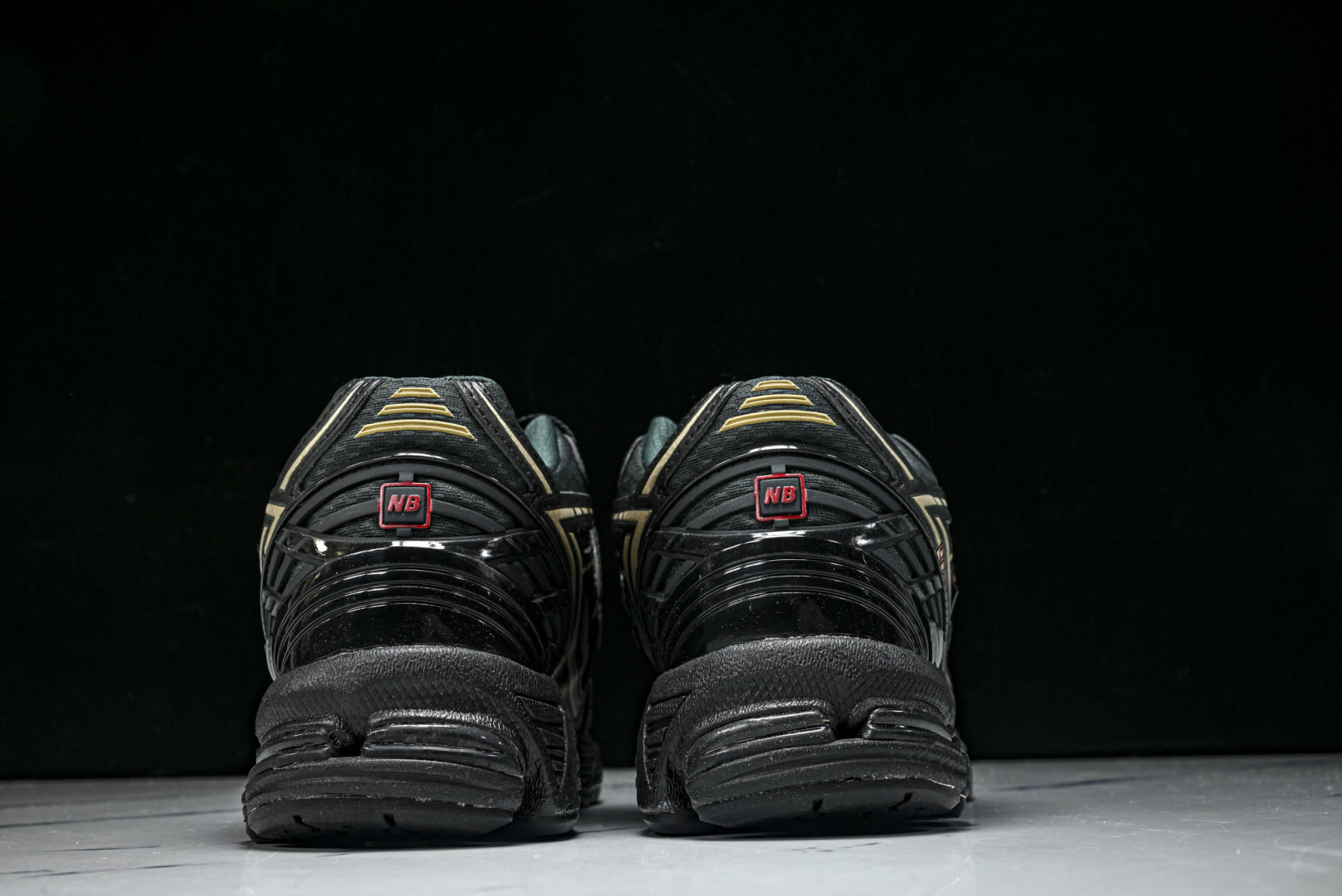 New Balance U1906系列 拼接网面透气跑步鞋运动鞋黑色 M1906RKS 尺码：36 37