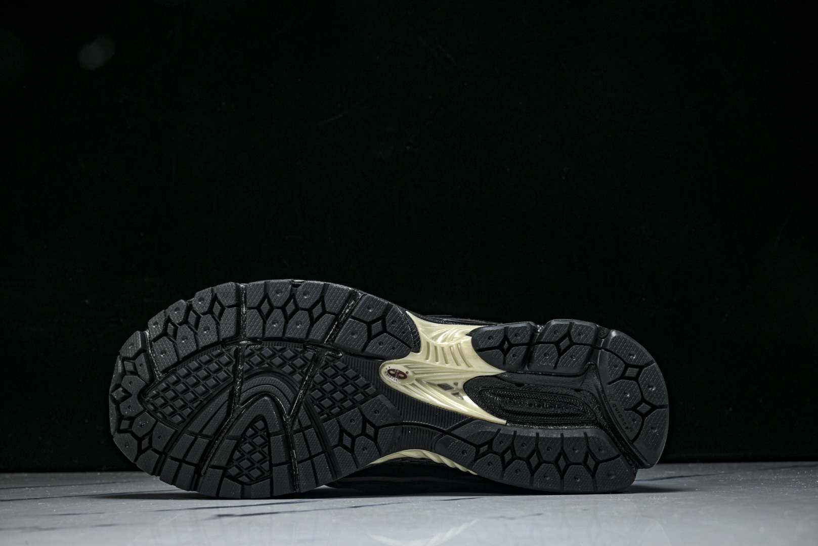 New Balance U1906系列 拼接网面透气跑步鞋运动鞋黑色 M1906RKS 尺码：36 37