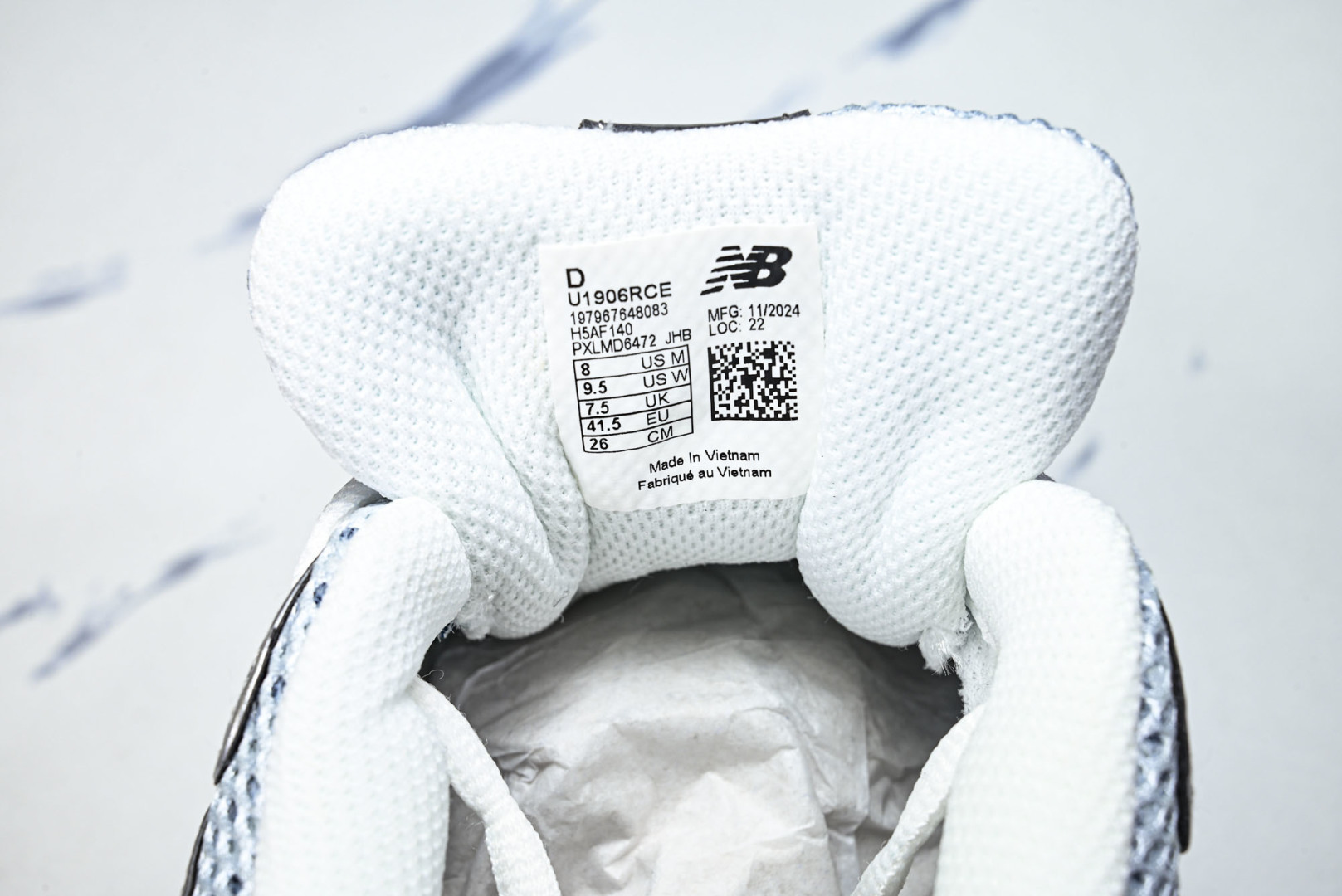 New Balance U1906系列 拼接网面透气跑步鞋运动鞋银白色 U1906RCE 尺码：36 3