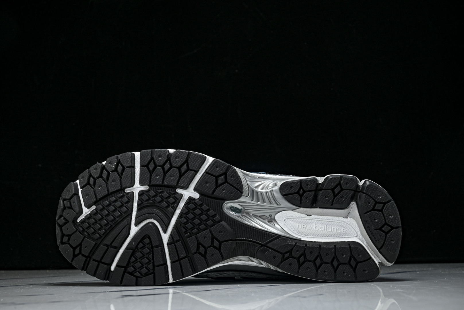 New Balance U1906系列 拼接网面透气跑步鞋运动鞋银白色 U1906RCE 尺码：36 3